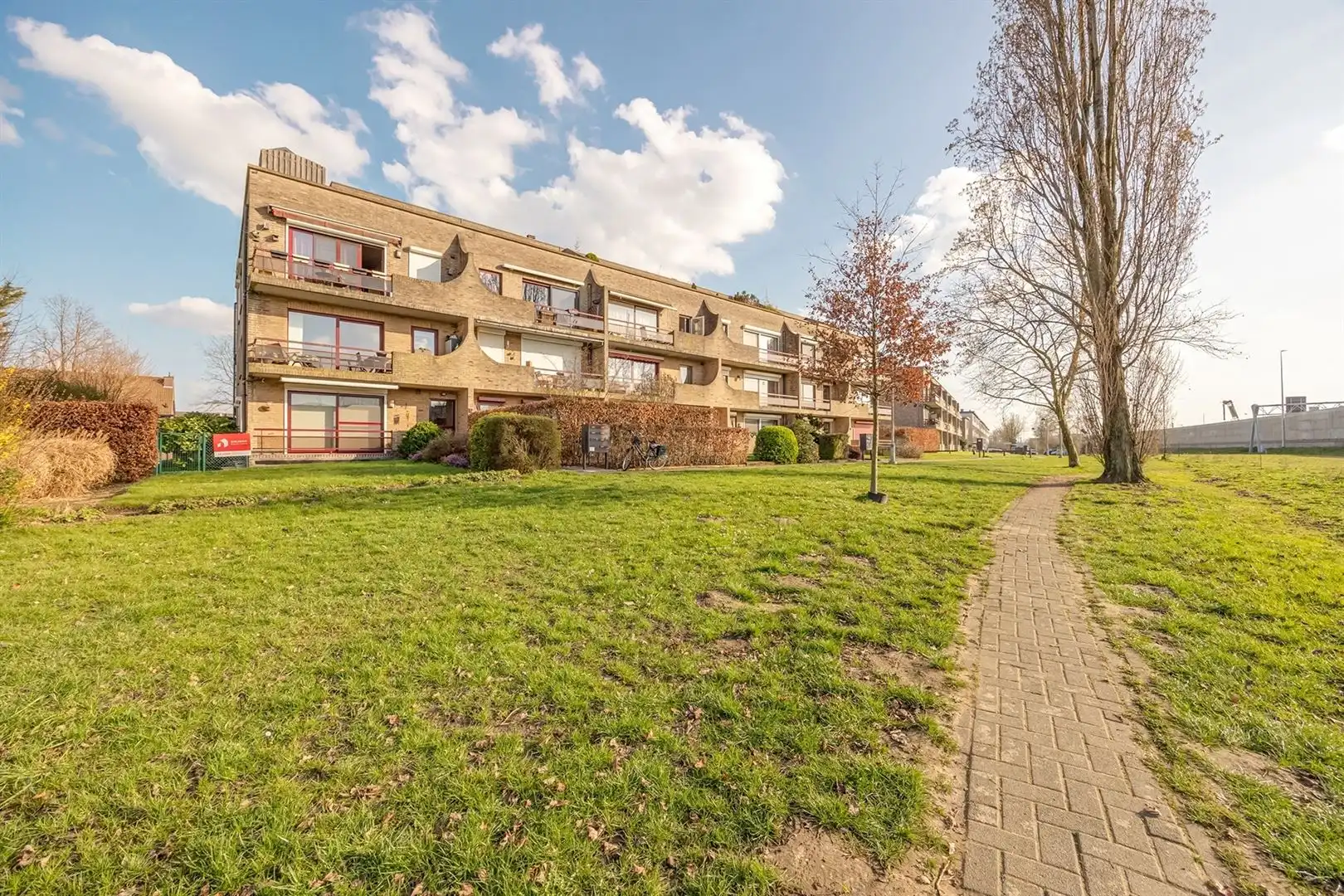 Appartement met 2 terrassen in doodlopende straat foto 20