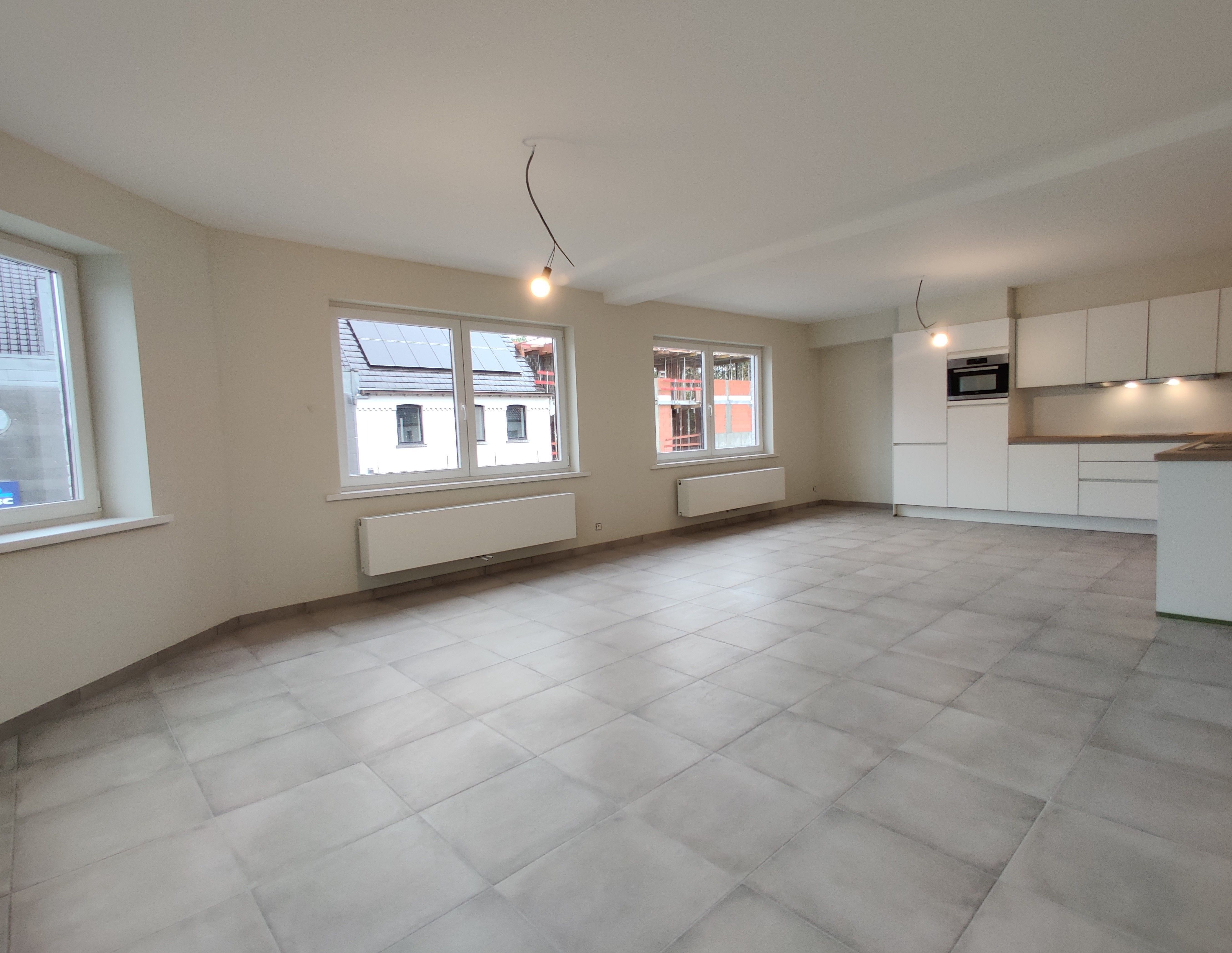 Volledig gerenoveerd appartement (duplex) te huur met 4 slpks te Loppem! foto 3