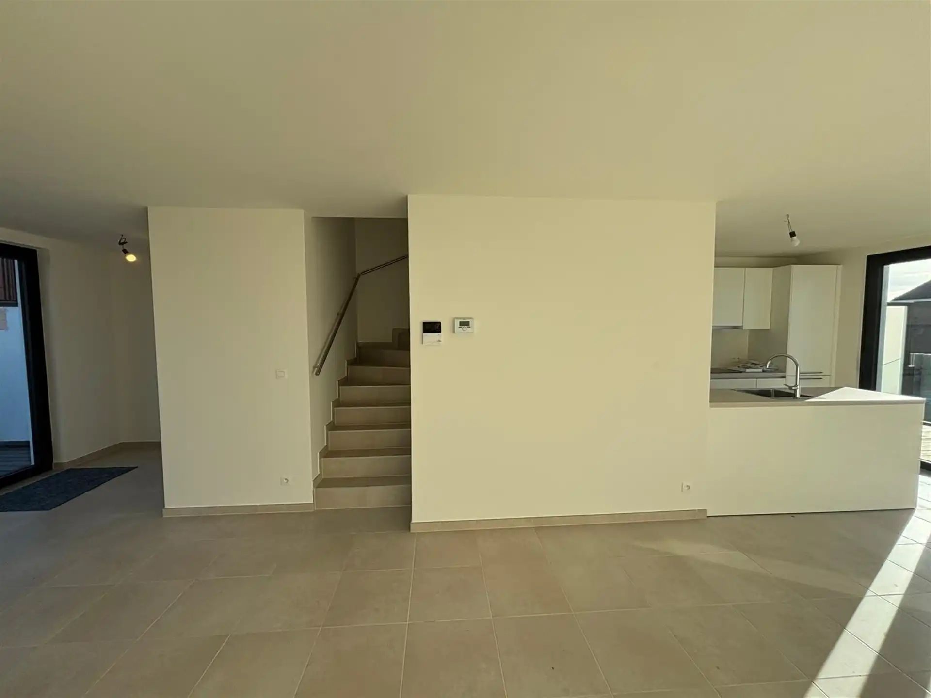 Modern duplex-appartement met private tuin en ruime terrassen in Asse! foto 8
