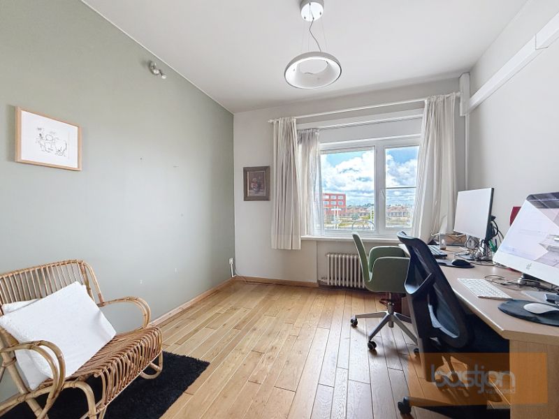 Ruim 2-slaapkamerappartement met terras en garage foto 10