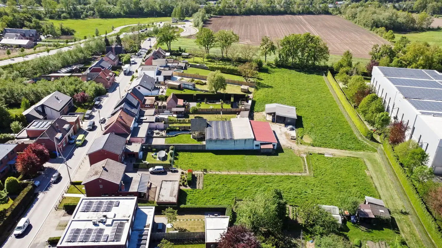 Ruime te renoveren woning met achterliggend weiland (4042m²) te Oelegem! foto 23