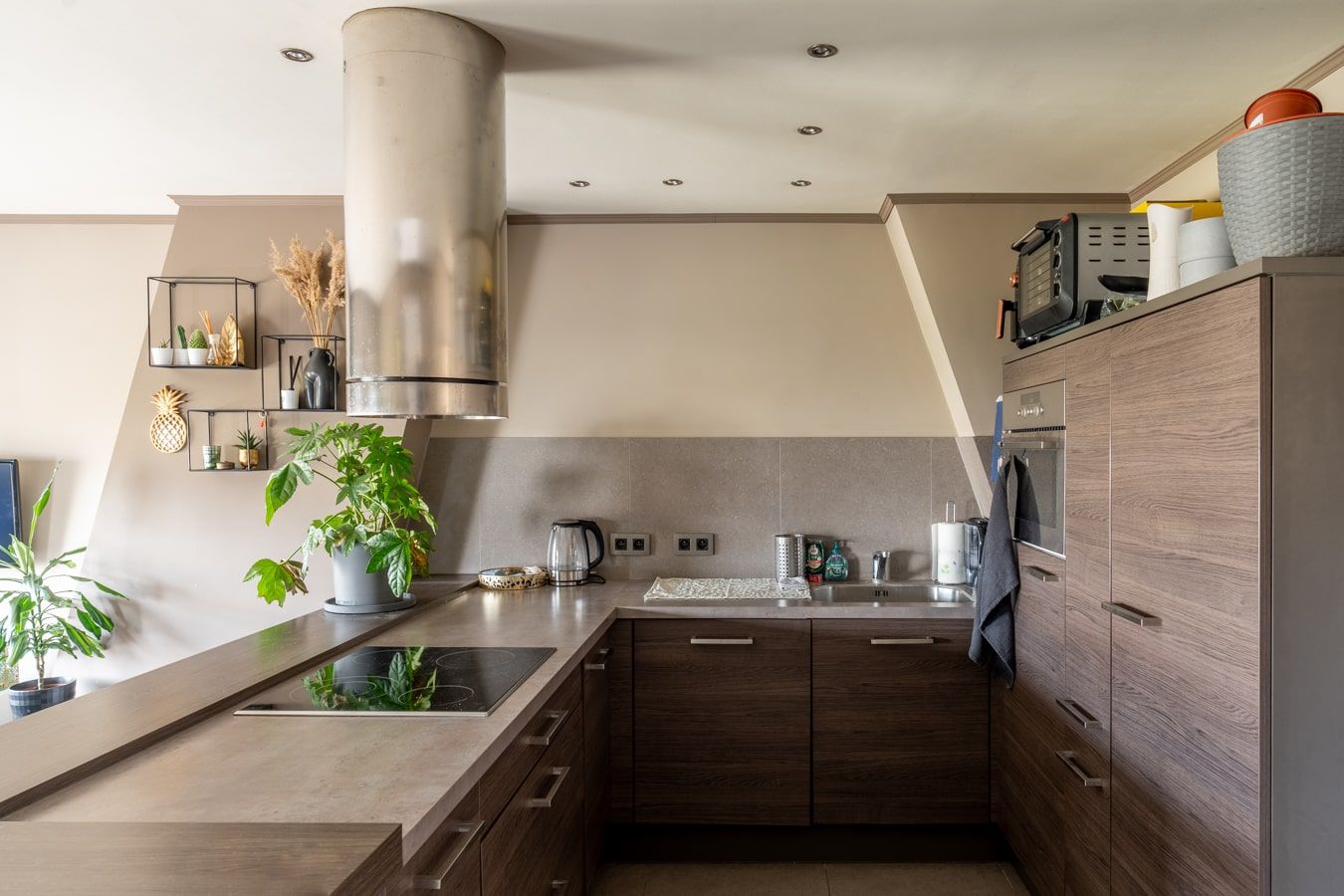Gezellig dakappartement aan ‘t Tjing-Tjangsplein. foto {{pictureIndex}}