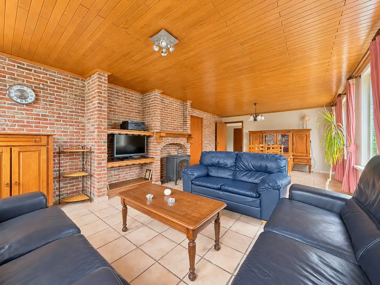 Ruime gezinswoning (4 slpks) op prachtig perceel van 1083m²! foto 2