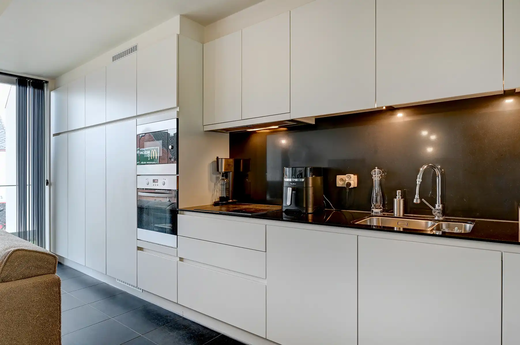 Lichtrijk 2 slpk appartement met zuidgericht terras op een toplocatie!! foto 7