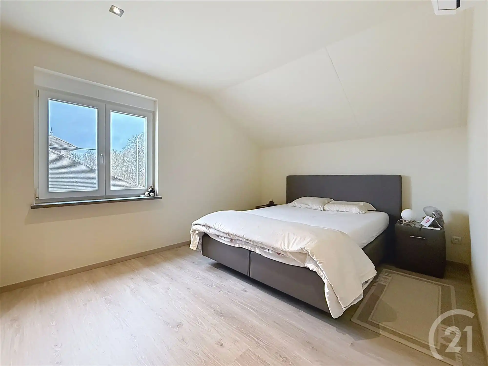 Aangename recente woning met 3 slaapkamers! foto 17