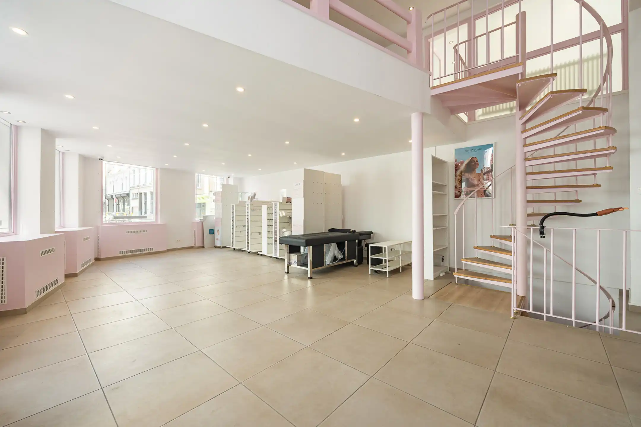 ANTWERPEN - Uitzonderlijke handelsruimte op centrale locatie foto 4