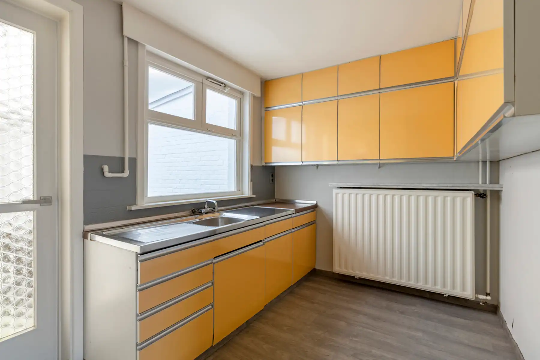 Instapklare centrum-woning pal bij centrum Buggenhout  foto 12