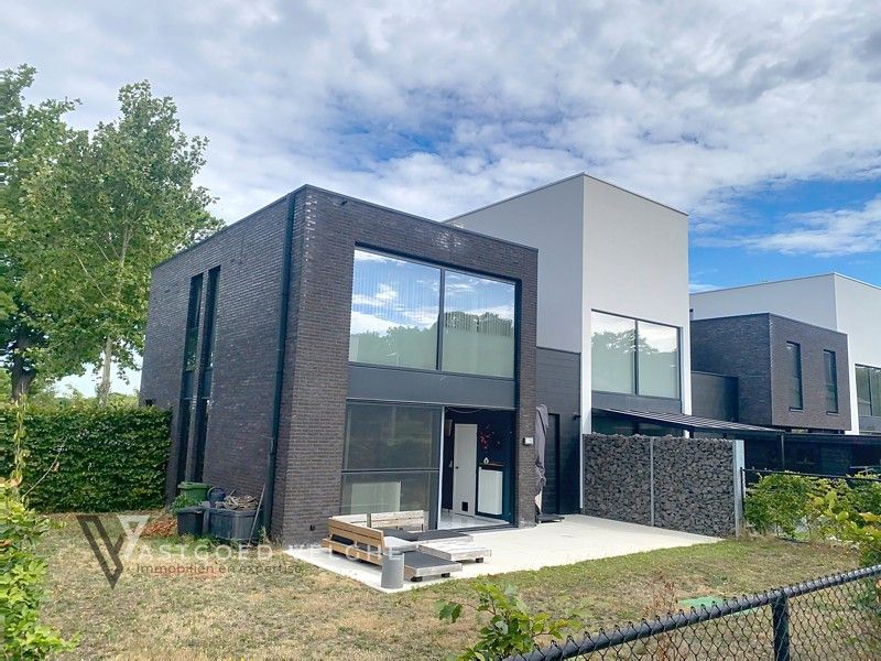 Moderne woning  van 151m² aan de rand van centrum-Genk foto 38