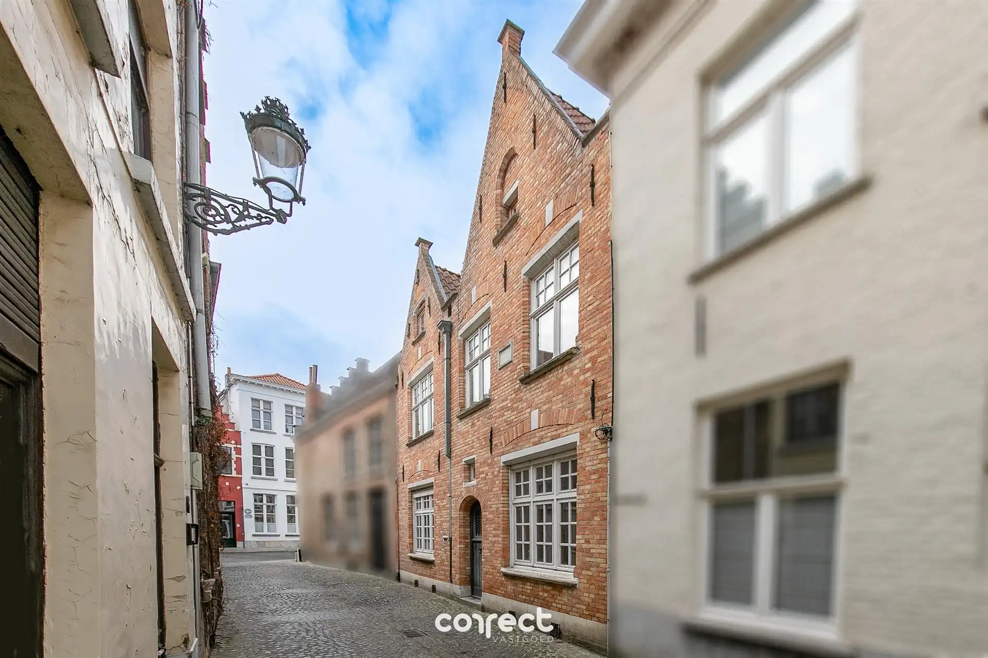 Verrassend ruime en goed onderhouden stadswoning. foto 2