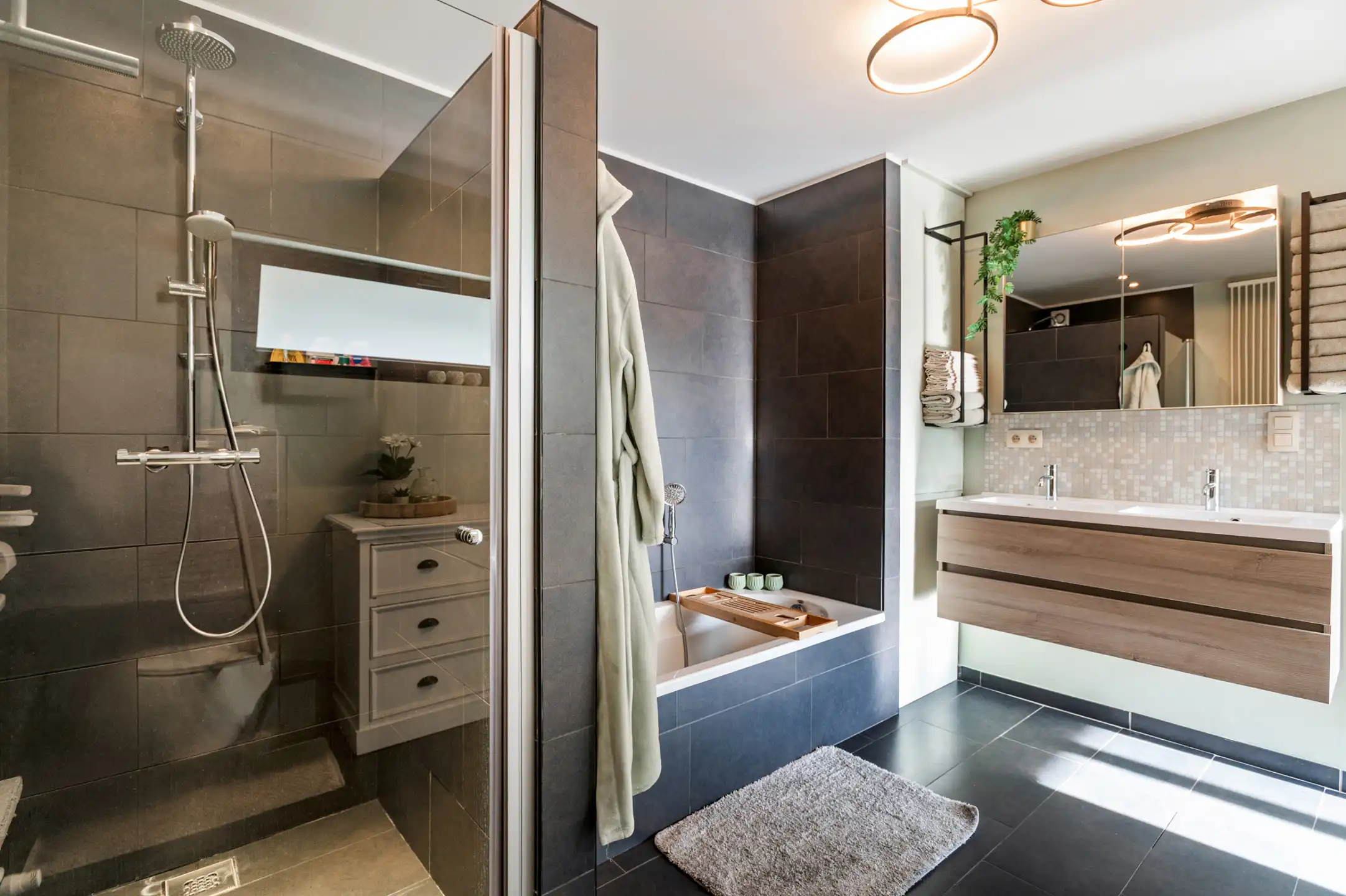 Instapklare en lichte woning op gunstige ligging op 430 m² foto 19