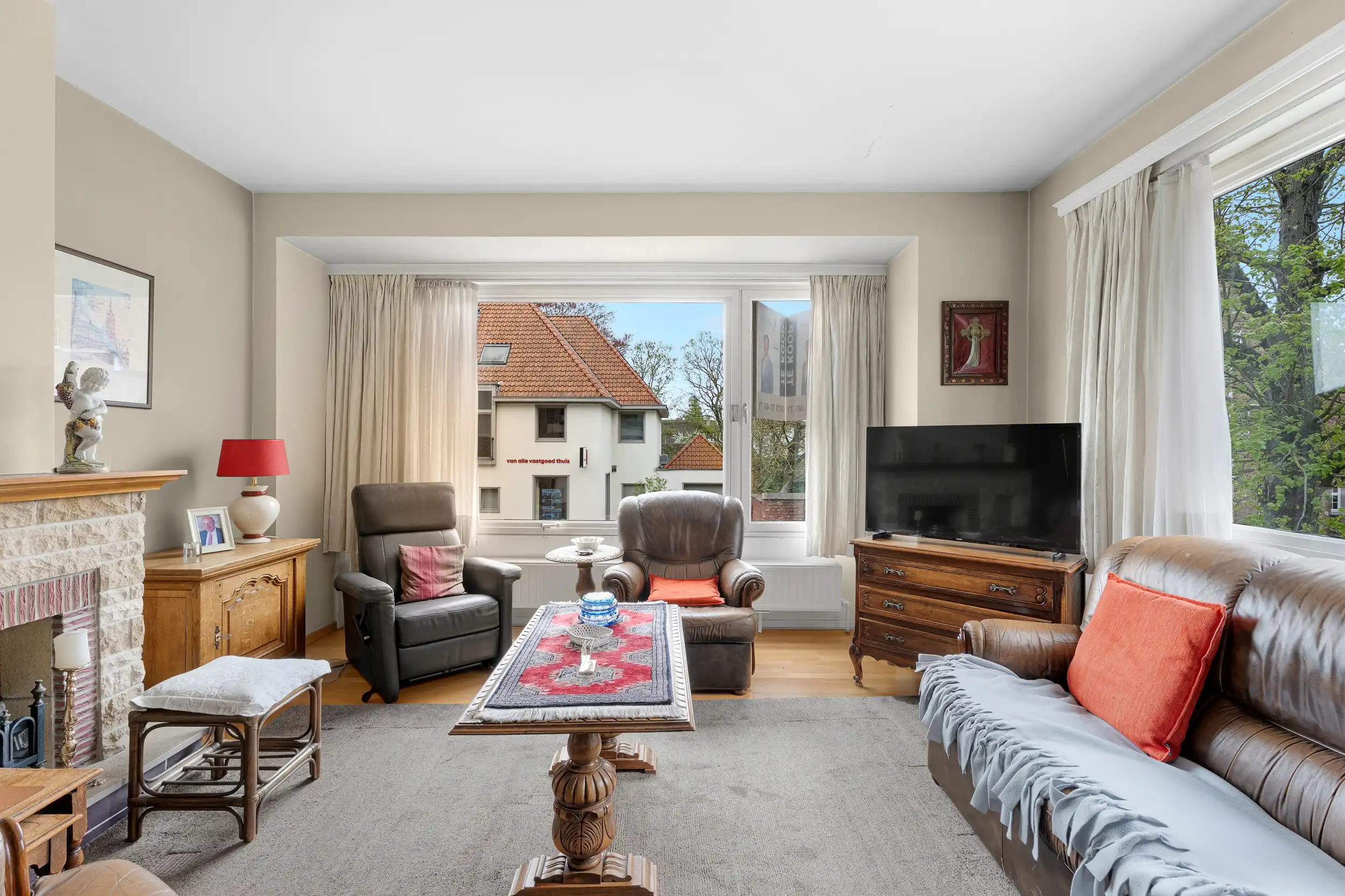 Lichtrijk 2 slpk. appartement te Kristus-Koning foto 4