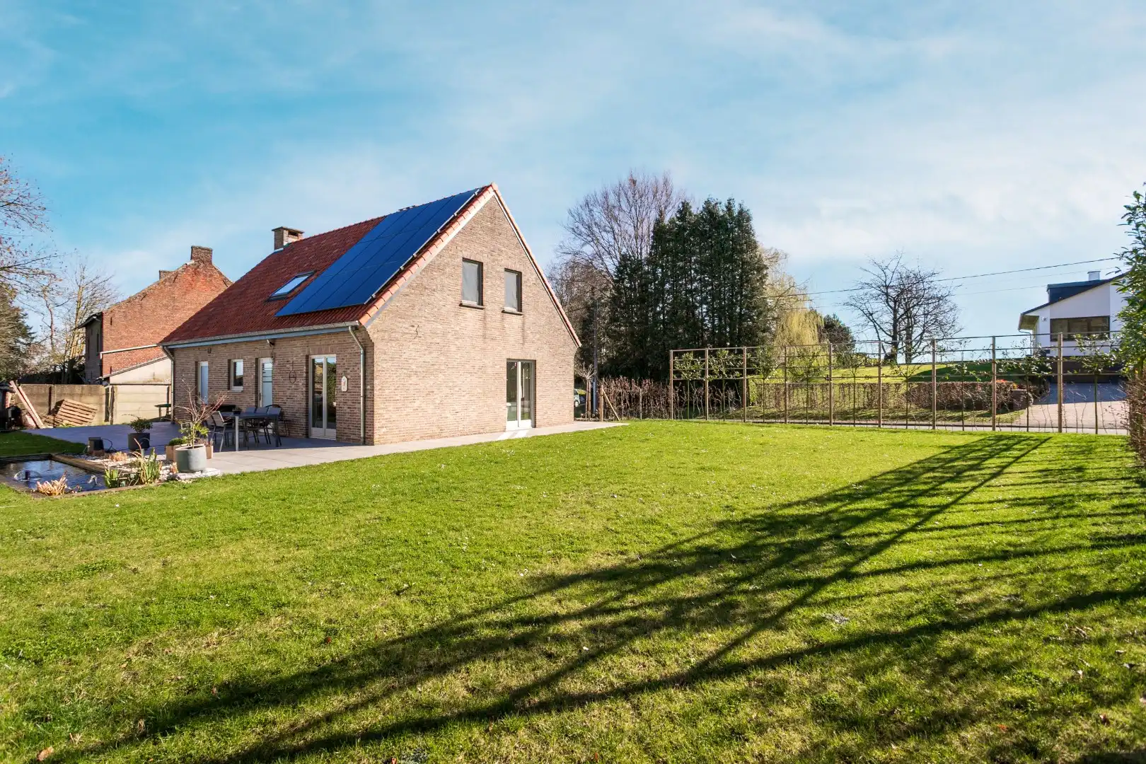 Vrijstaande woning met 4 slpks, zuidgerichte tuin en garage foto 15