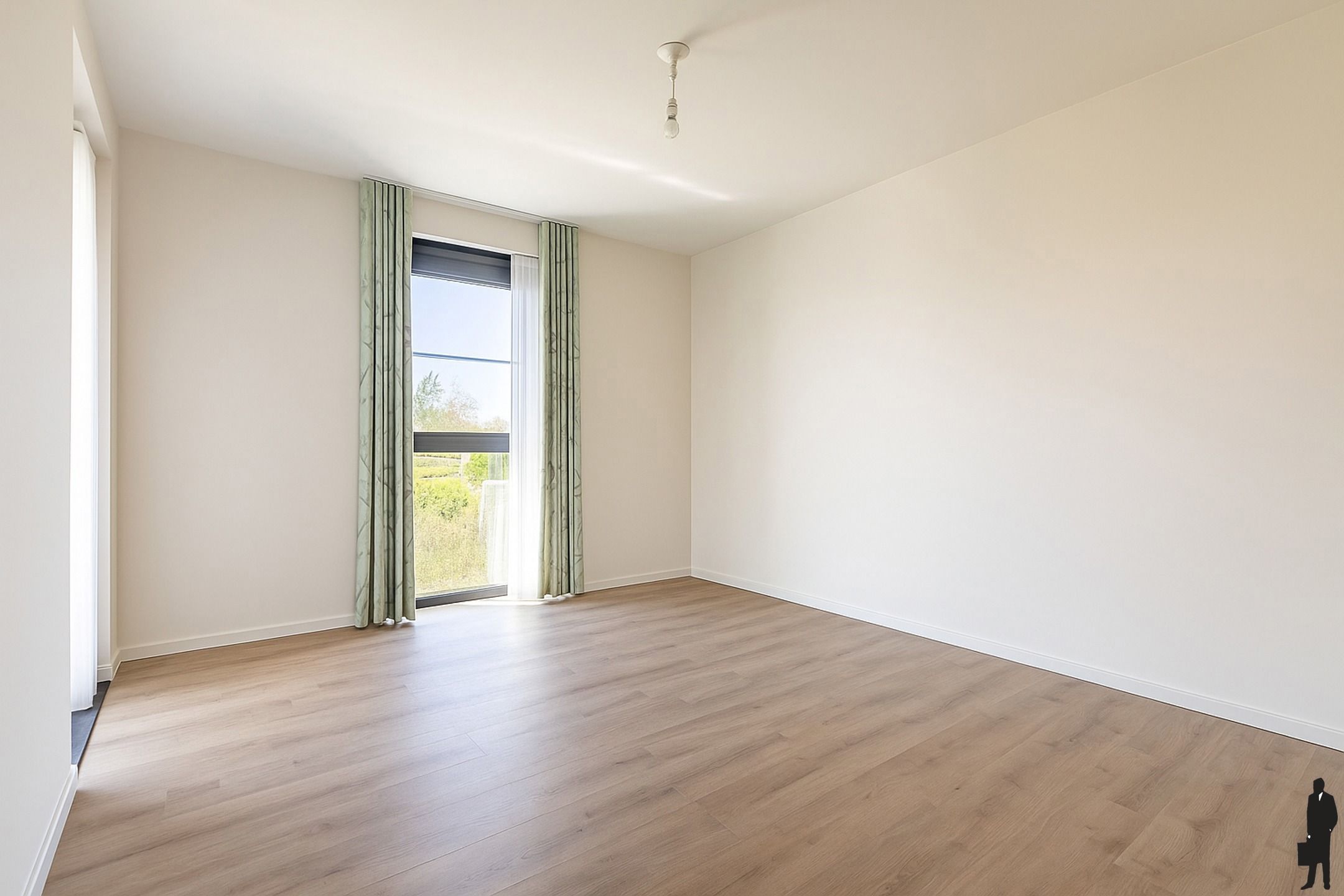 Centraal gelegen, recent appartement van 100m² met 2 slpks foto 9