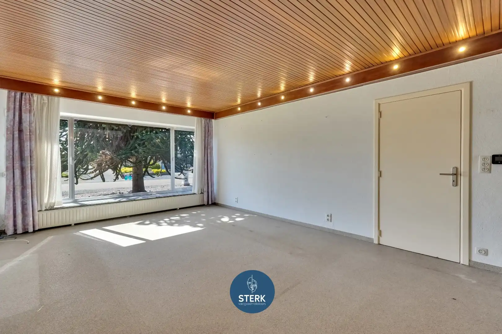 OP TE KNAPPEN SPLITLEVELWONING OP EEN GELIEFDE LOCATIE TE LANAKEN !  foto 6