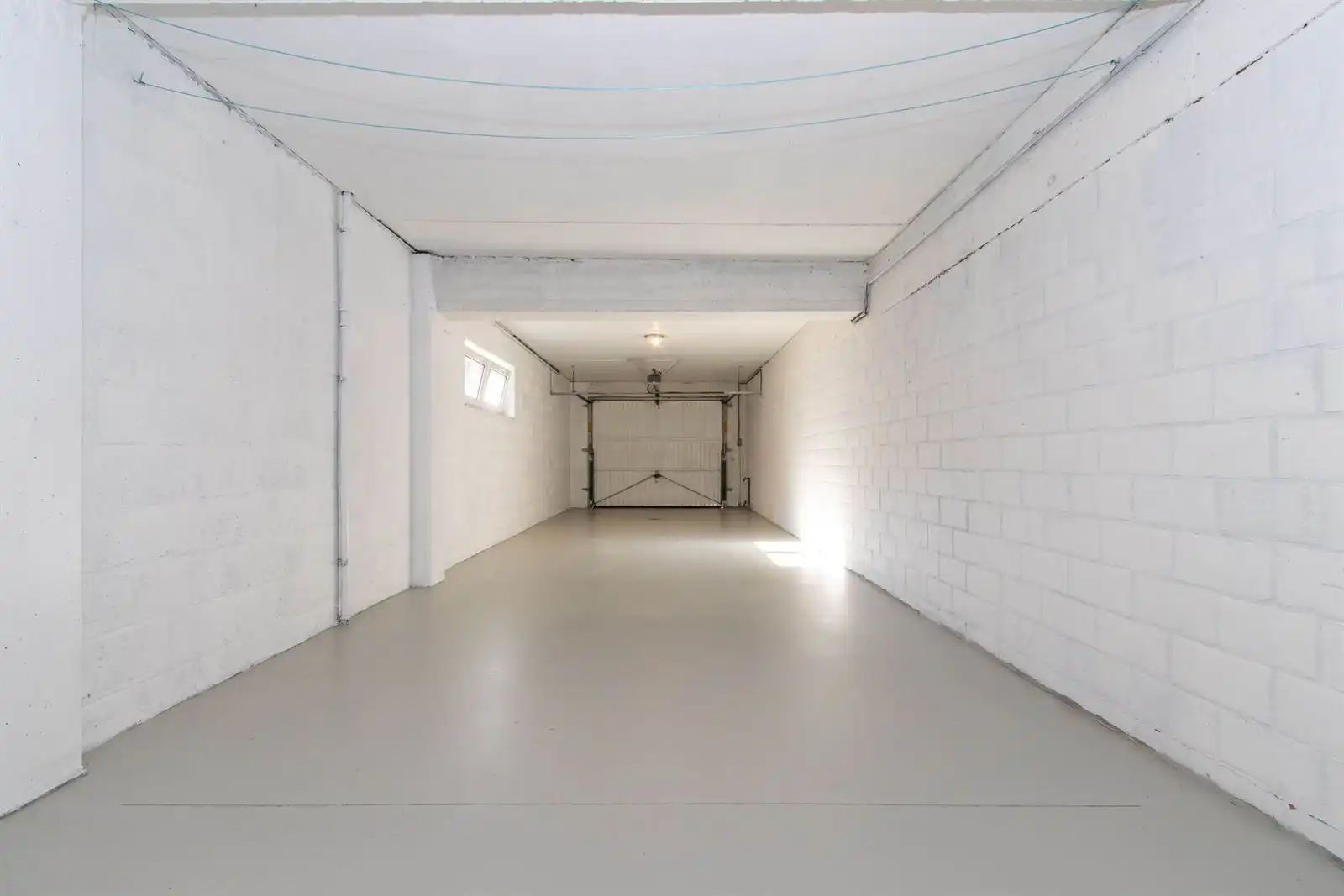 Twee slaapkamer appartement met garage foto 16