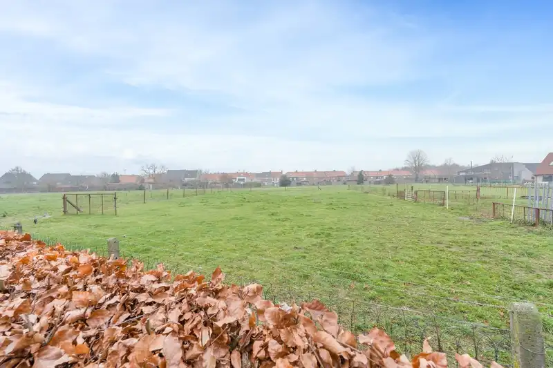 Roeselare-stadsrand. Prachtig pereceel bouwgrond waarvan 6% sloop / werderopbouw mogelijk OF grondige renovatie. Perceel van 875m2. ZUID-WEST. foto 16