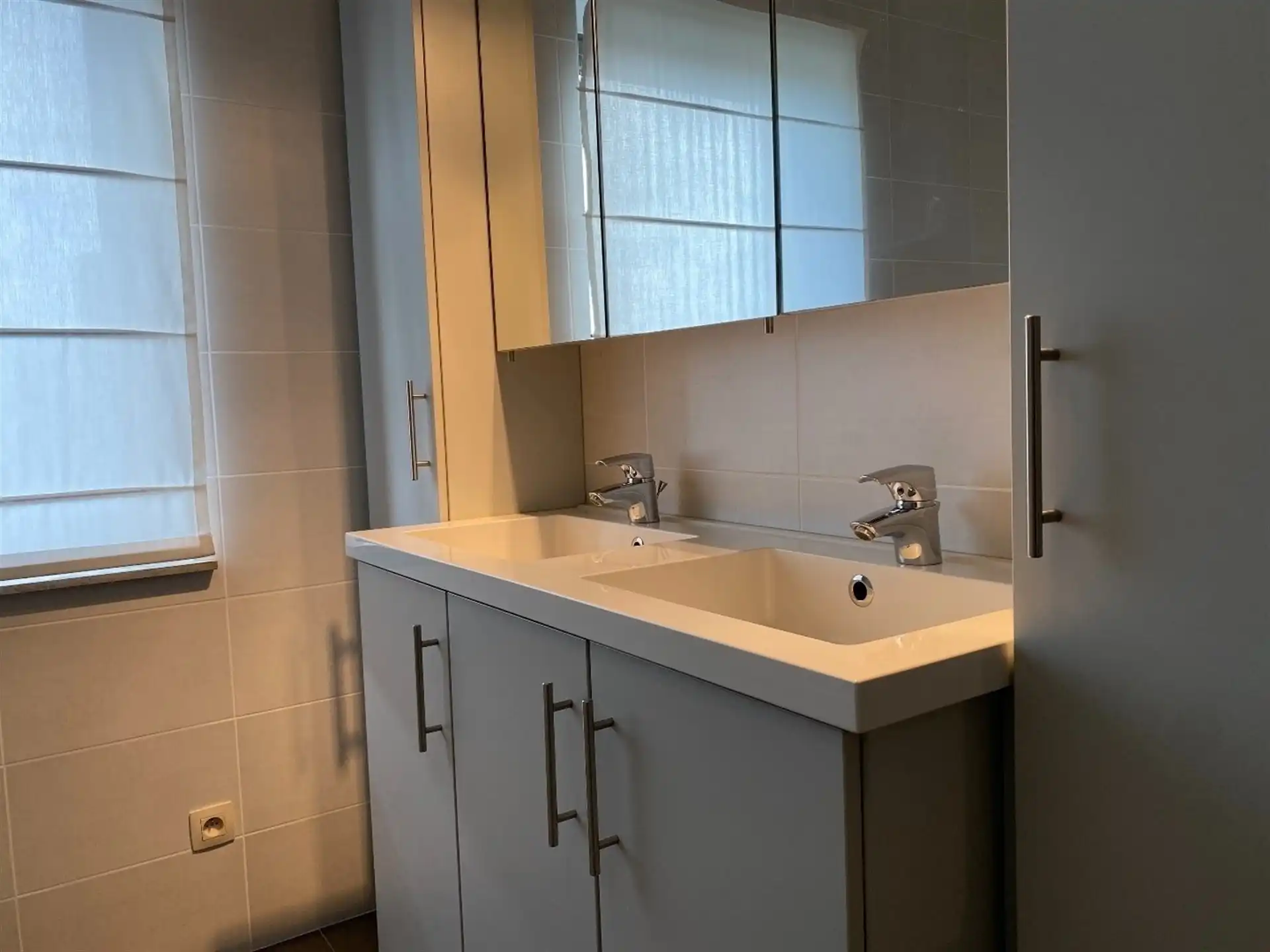 Gunstig gelegen dakappartement met autostaanplaats. foto 16