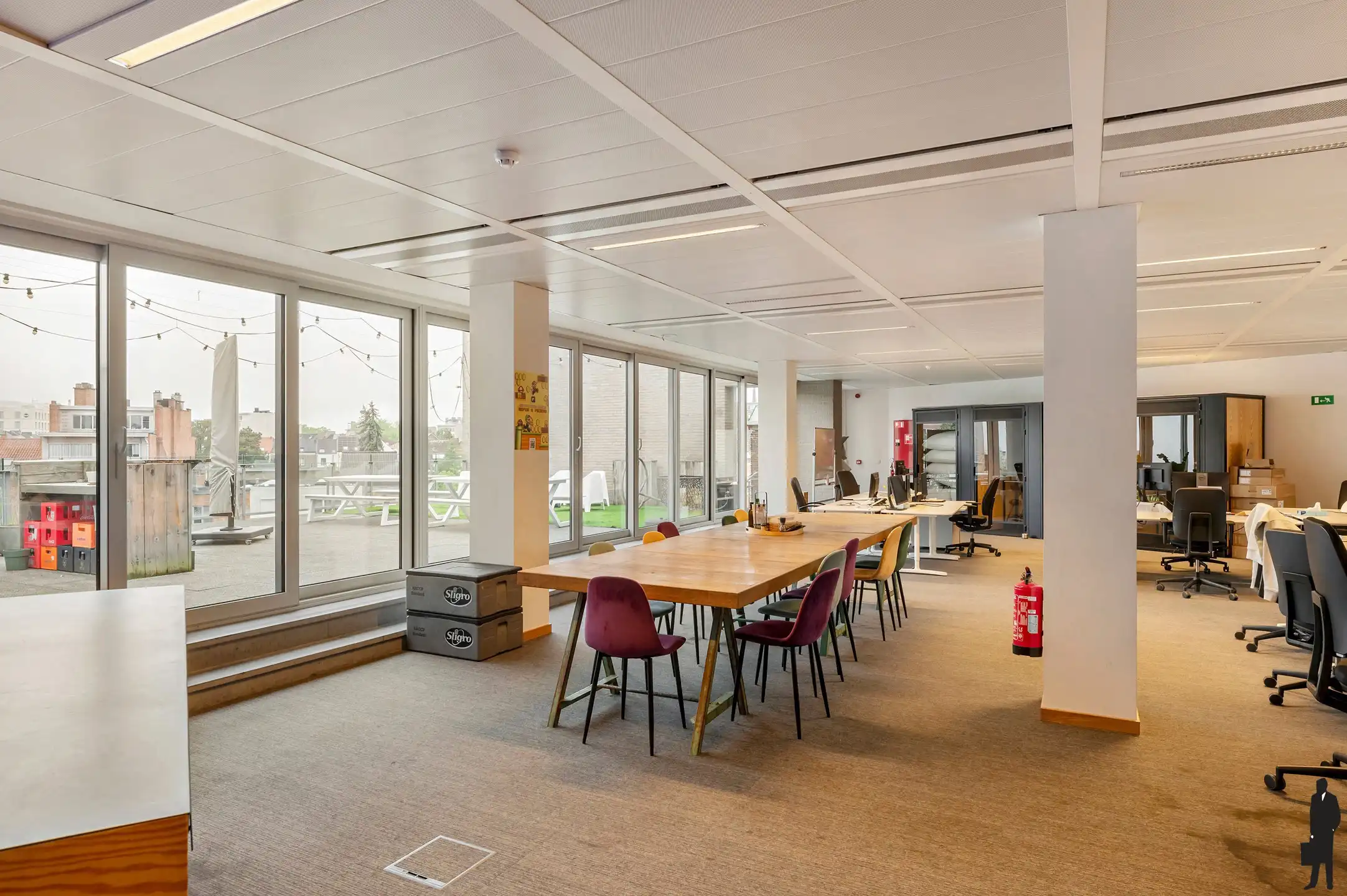 4 gerenoveerde kantoorruimtes (geheel of gedeeltelijk te huren) in een karaktervolle geklasseerde herenwoning met uitstekende bereikbaarheid en ruime parkeervoorzieningen. foto 26