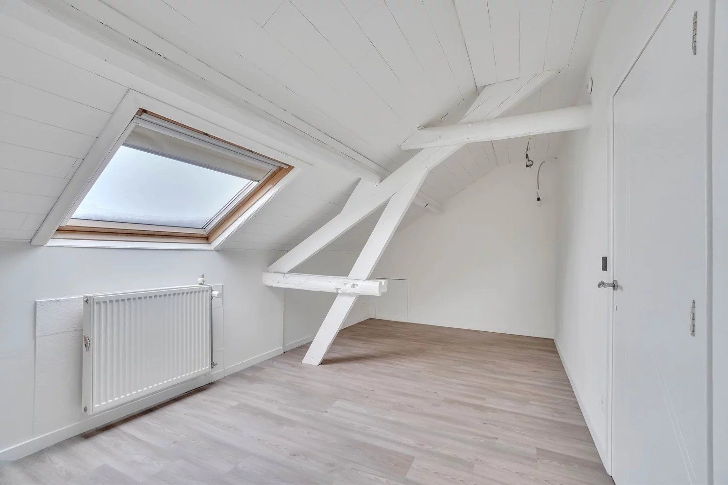 Ruime, gerenoveerde woning op een goede locatie foto 19