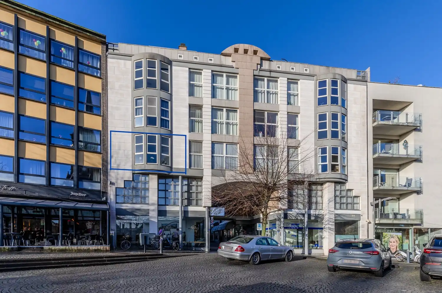 Instapklaar appartement met terras in hartje Lanaken foto 2