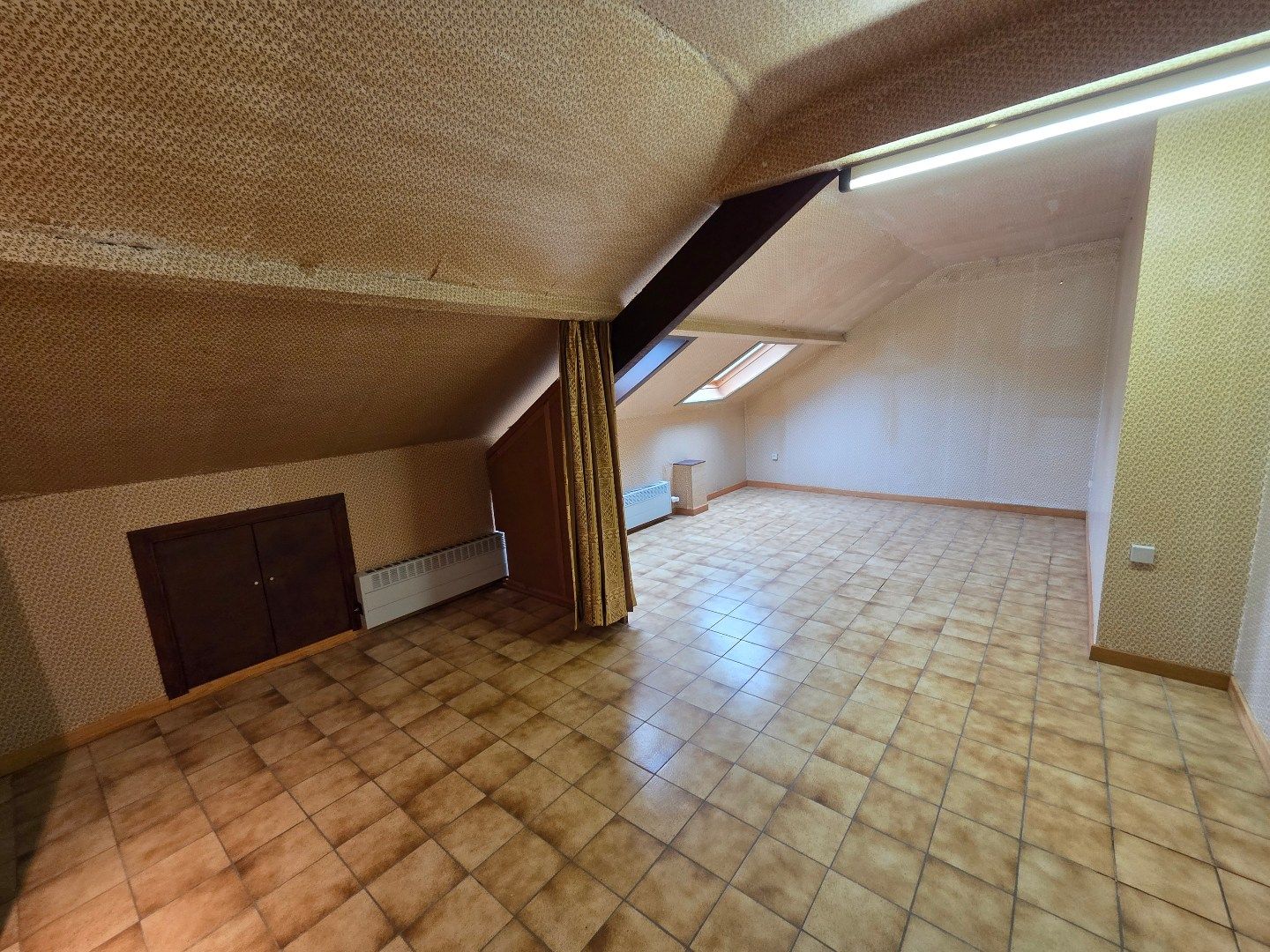 Ruime te renoveren woning met aanpalende gronden voor een totale oppervlakte van 12860 m²! foto 16