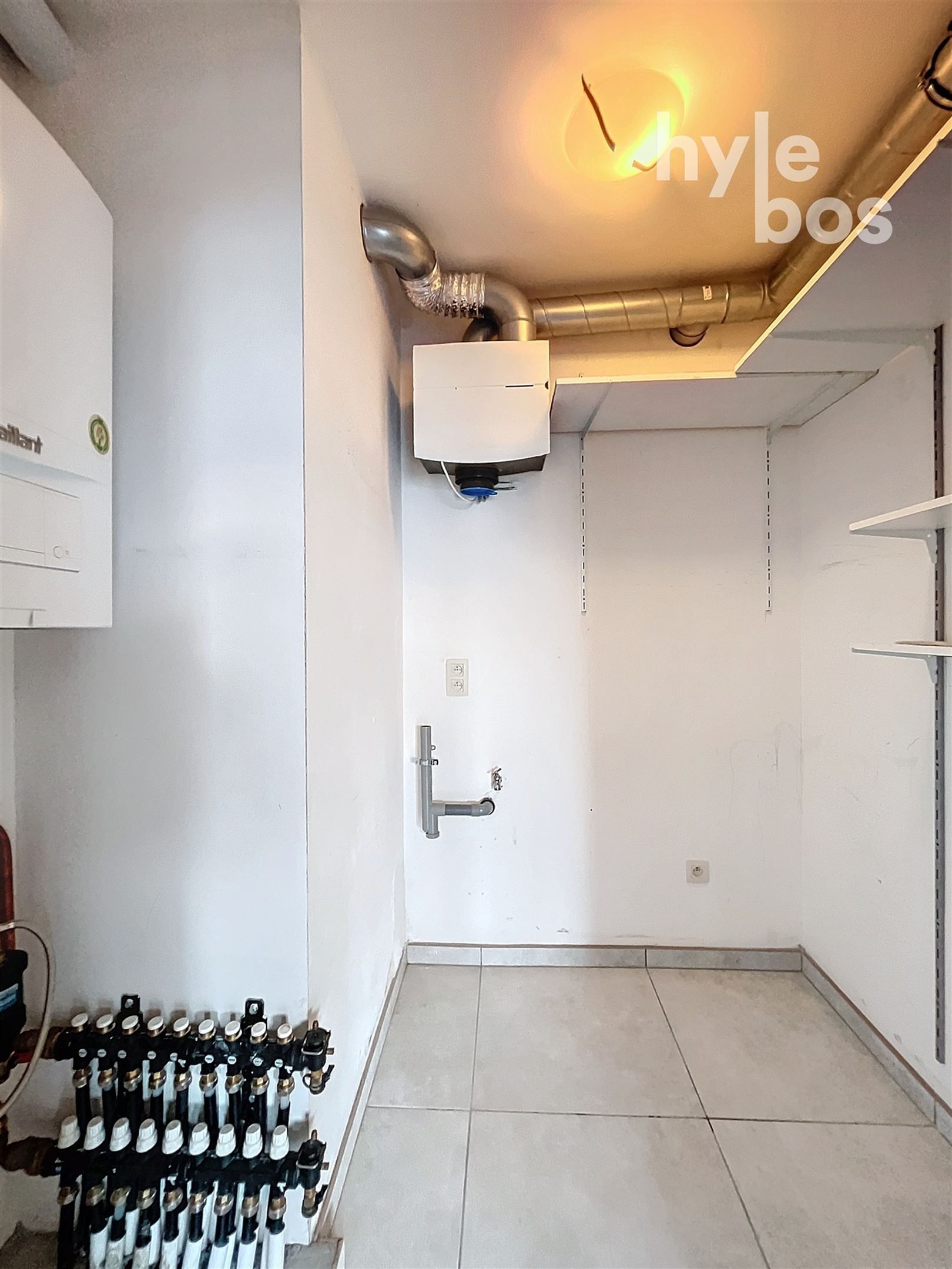 Instapklaar 2 slaapkamer appartement met autostaanplaats foto 6