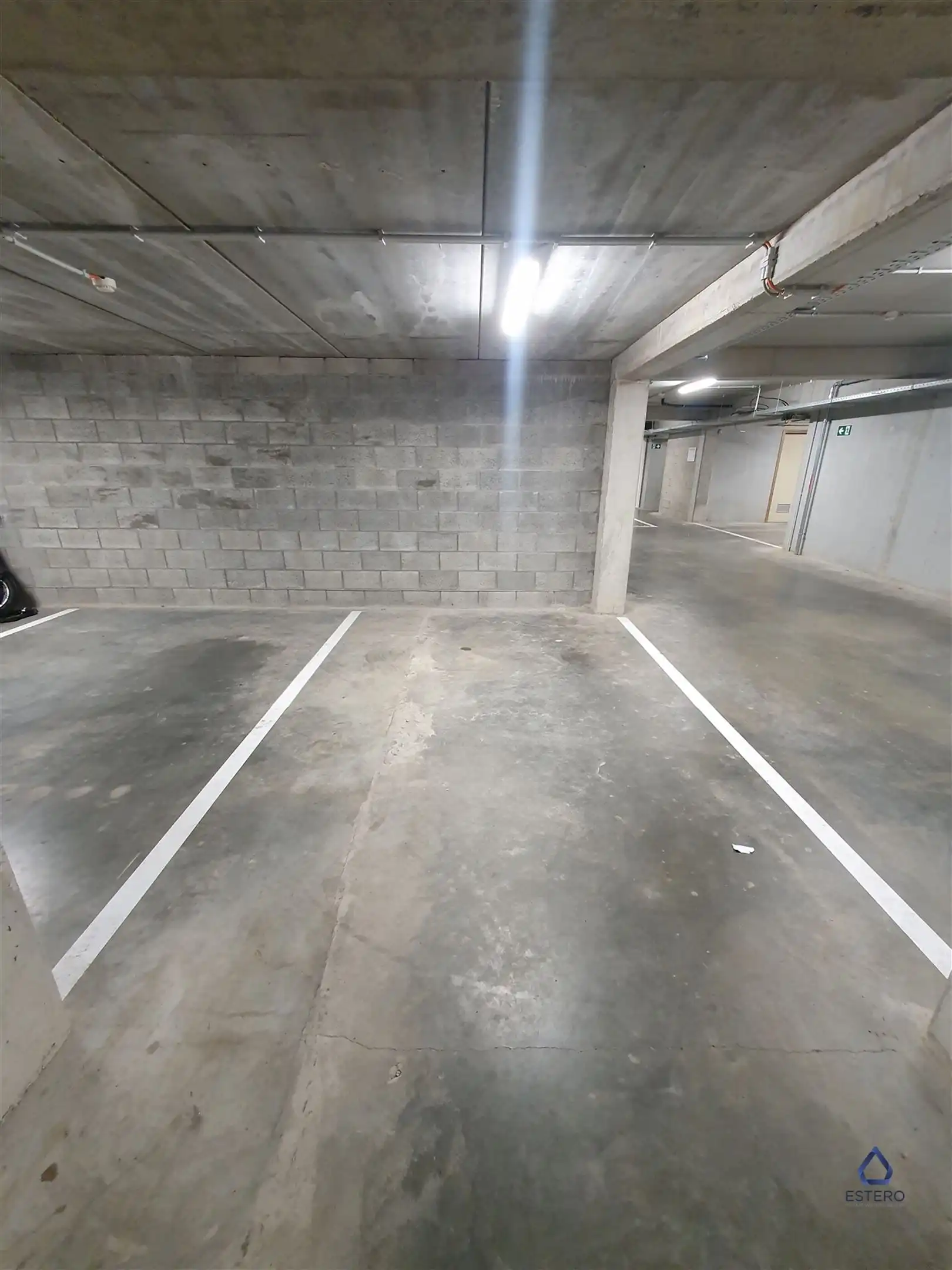 Top afgewerkt 2-slaapkamerappartement aan Tour & Taxis foto 17