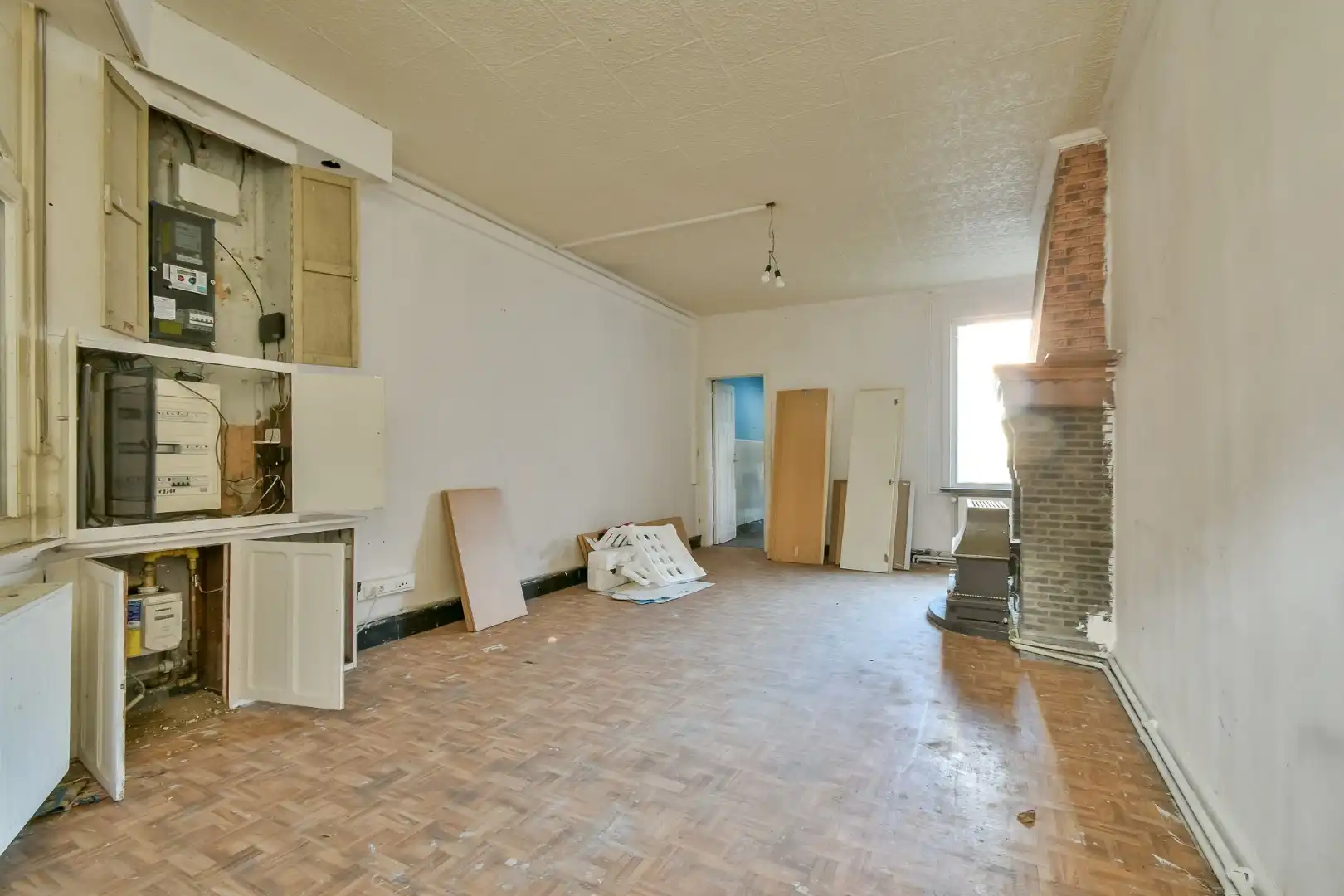 Te renoveren woningen met bijhorende loods! foto 4