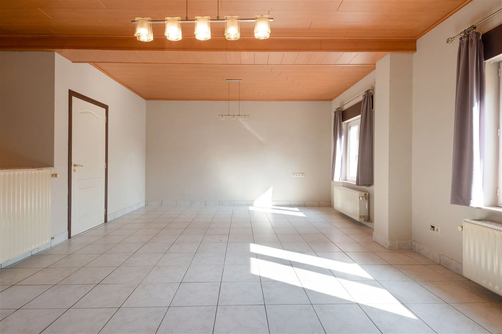 Instapklare woning met 2 slaapkamers  en privé parking/terras foto 4