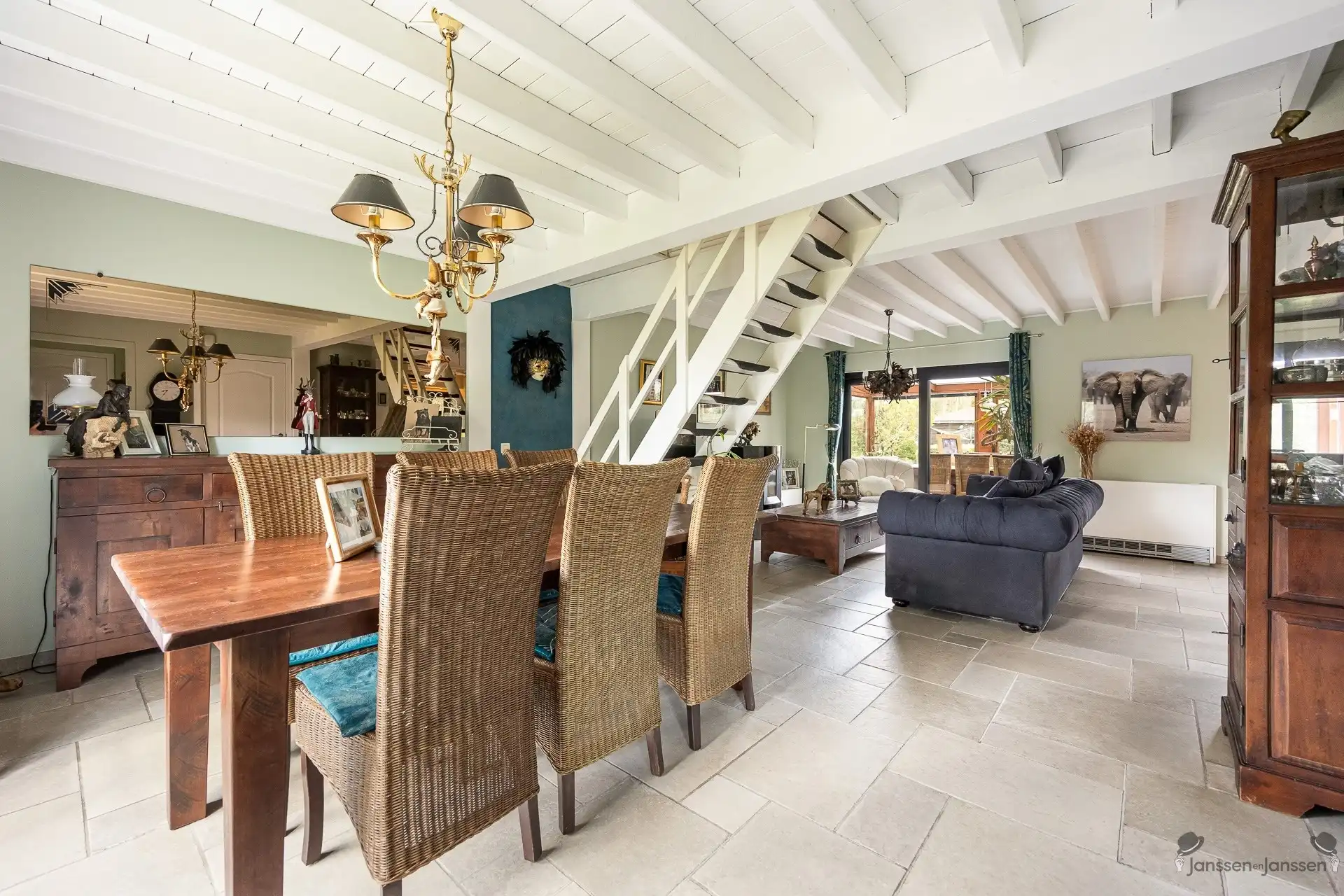 Instapklare woning met verzorgde tuin op een perceel van 810 m² foto 8