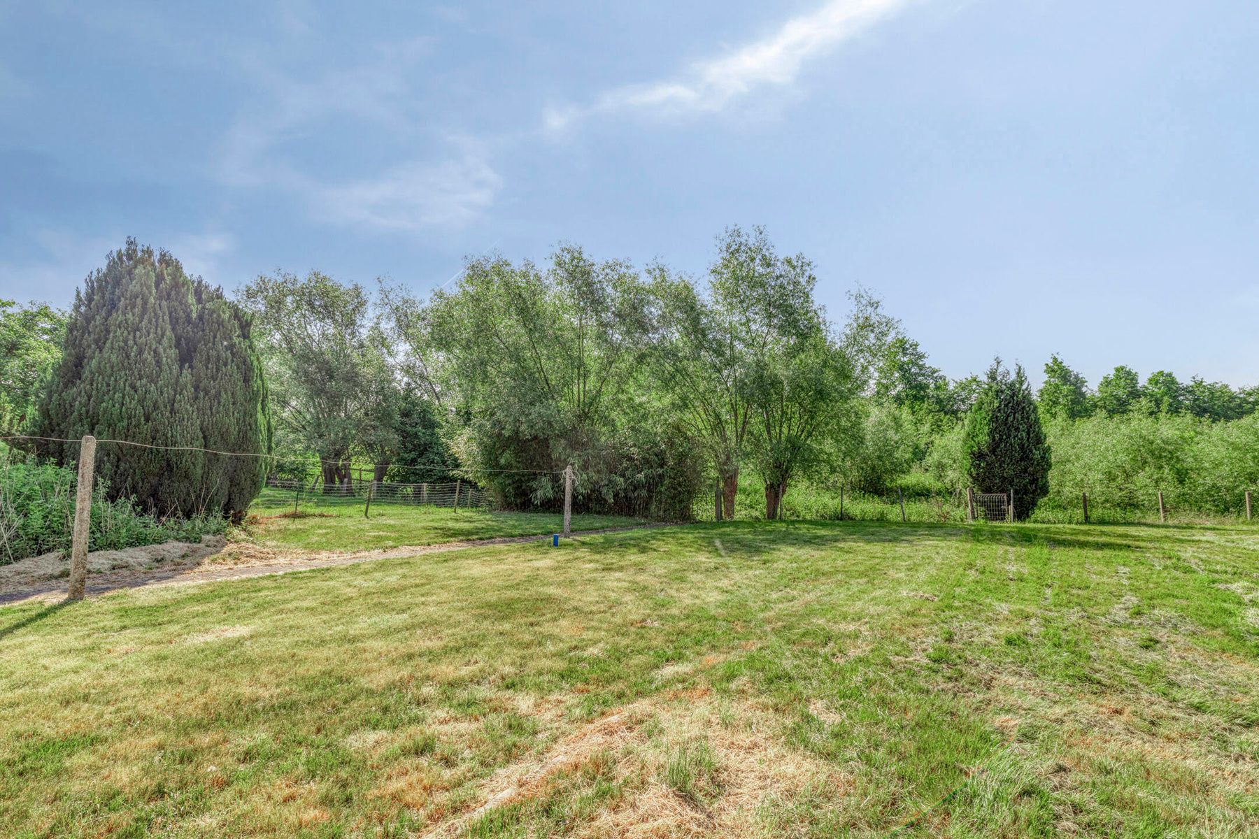 Ruime woning met 5 slaapkamers en grote tuin foto 7