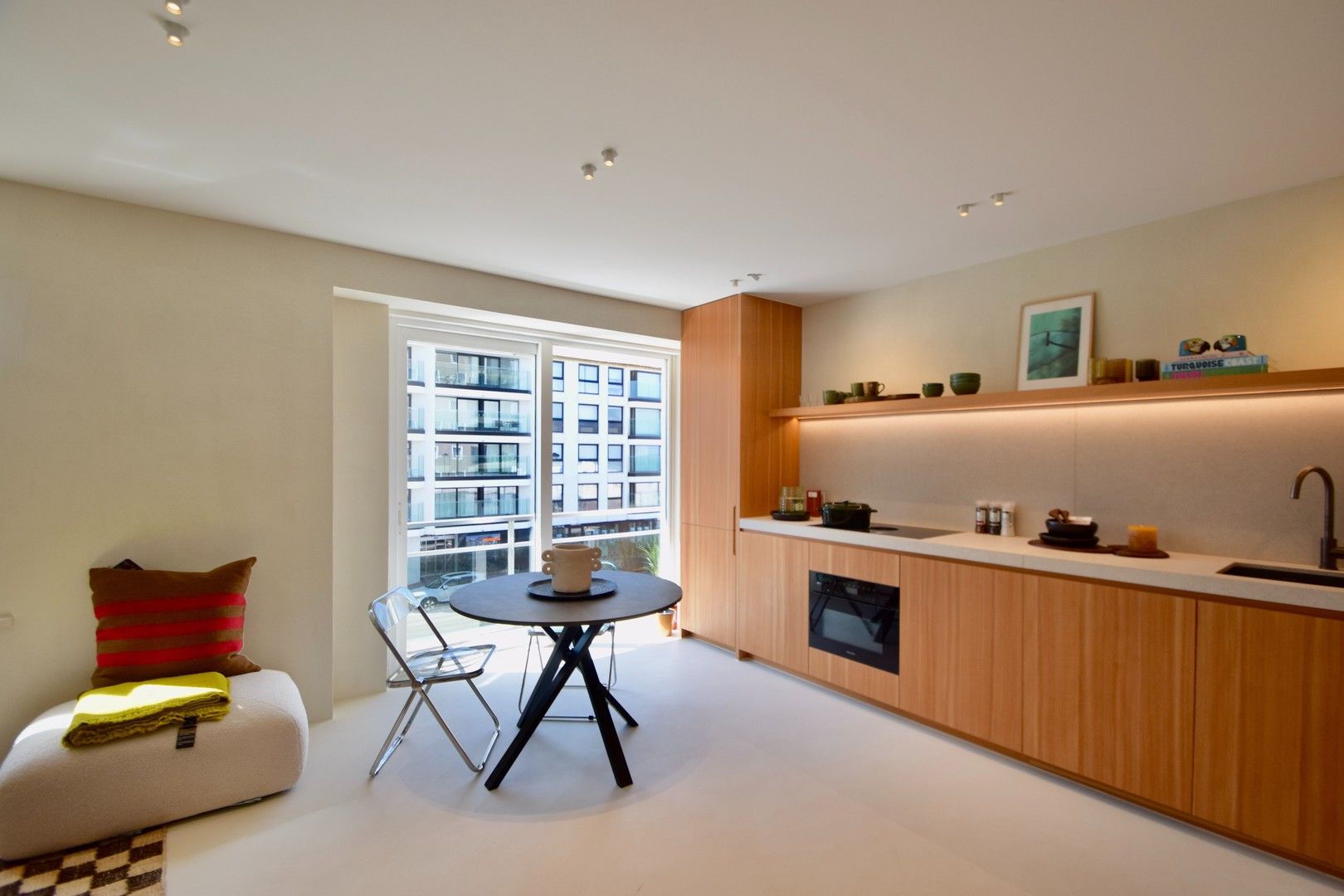 Gerenoveerd appartement genietend van lateraal zeezicht gelegen hartje Het Zoute foto {{pictureIndex}}