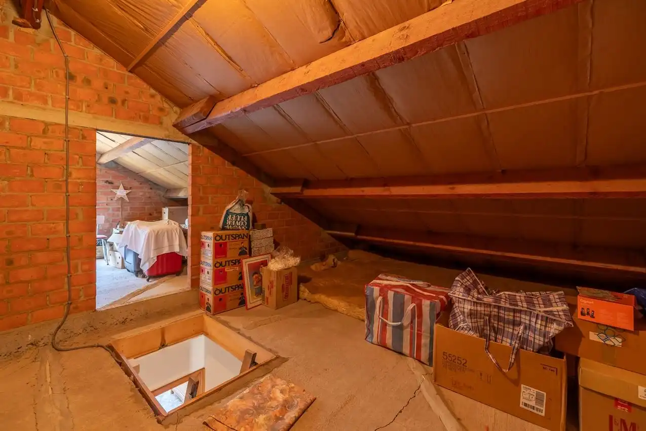 Retrokarakter, diepe tuin en bosgevoel achteraan foto 29