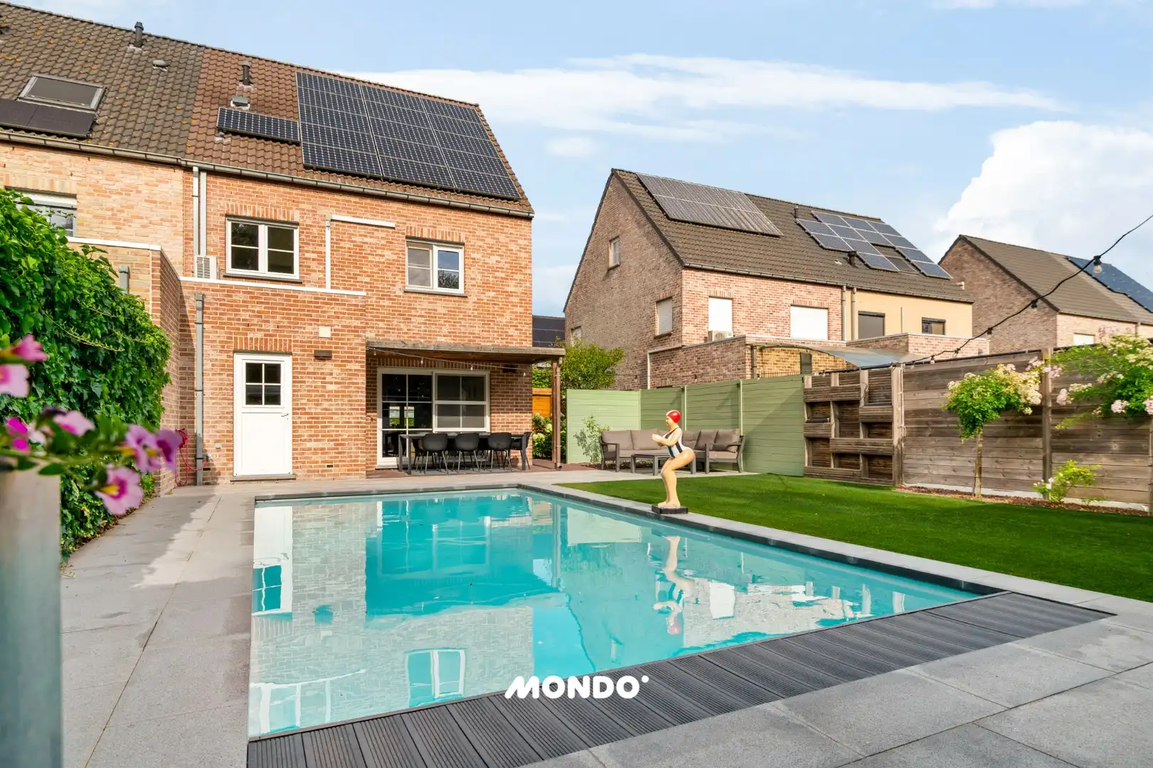 Moderne, energiezuinige woning met zwembad foto 2