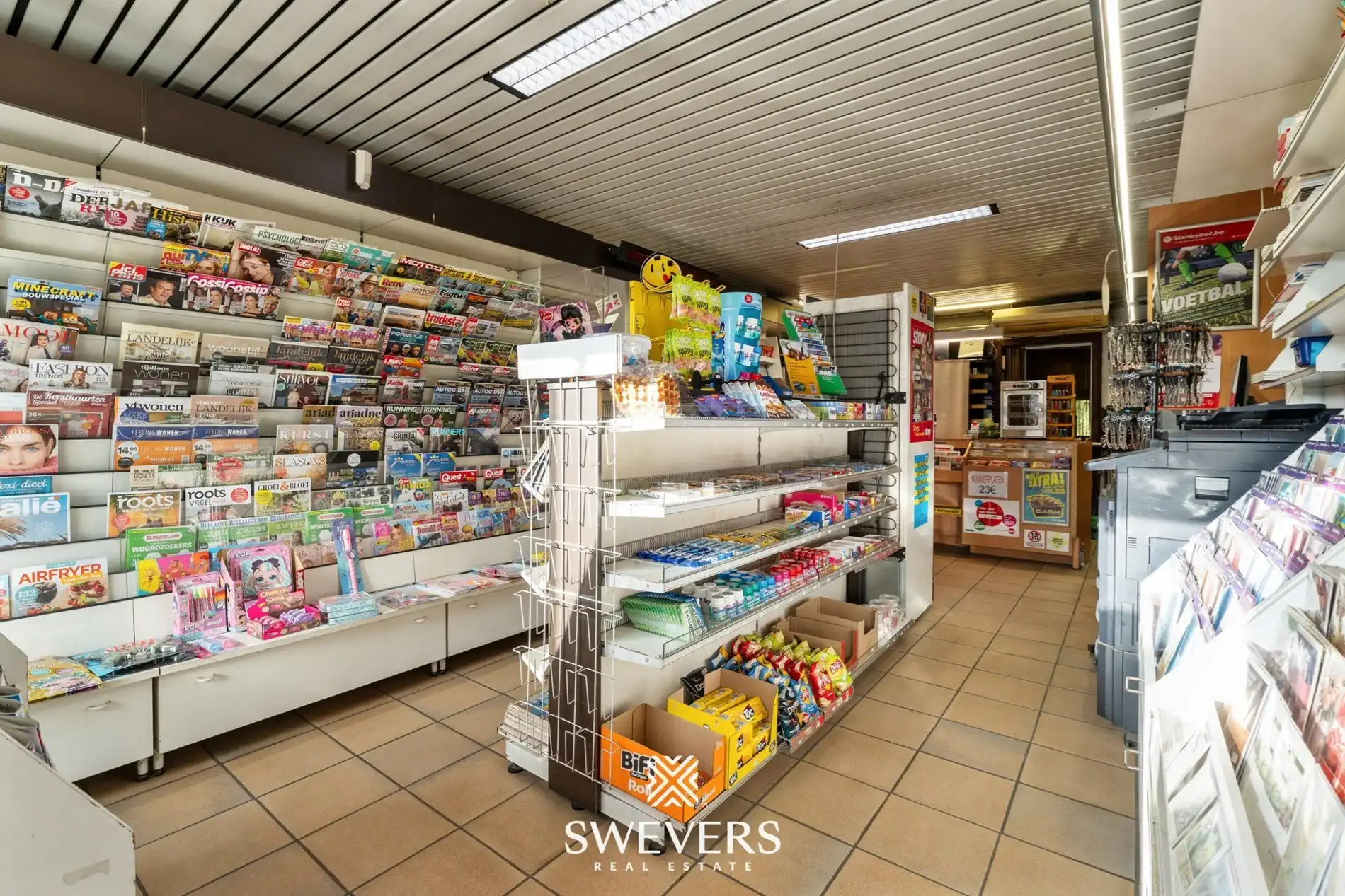 Op te frissen gezinswoning met werkplaats in centrum Helchteren foto 2