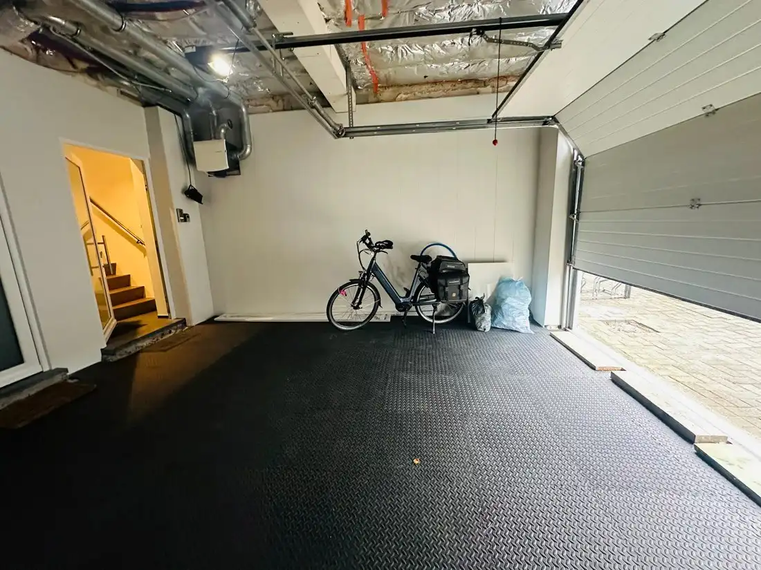 Stijlvol gerenoveerde woning op een strategische locatie foto 18