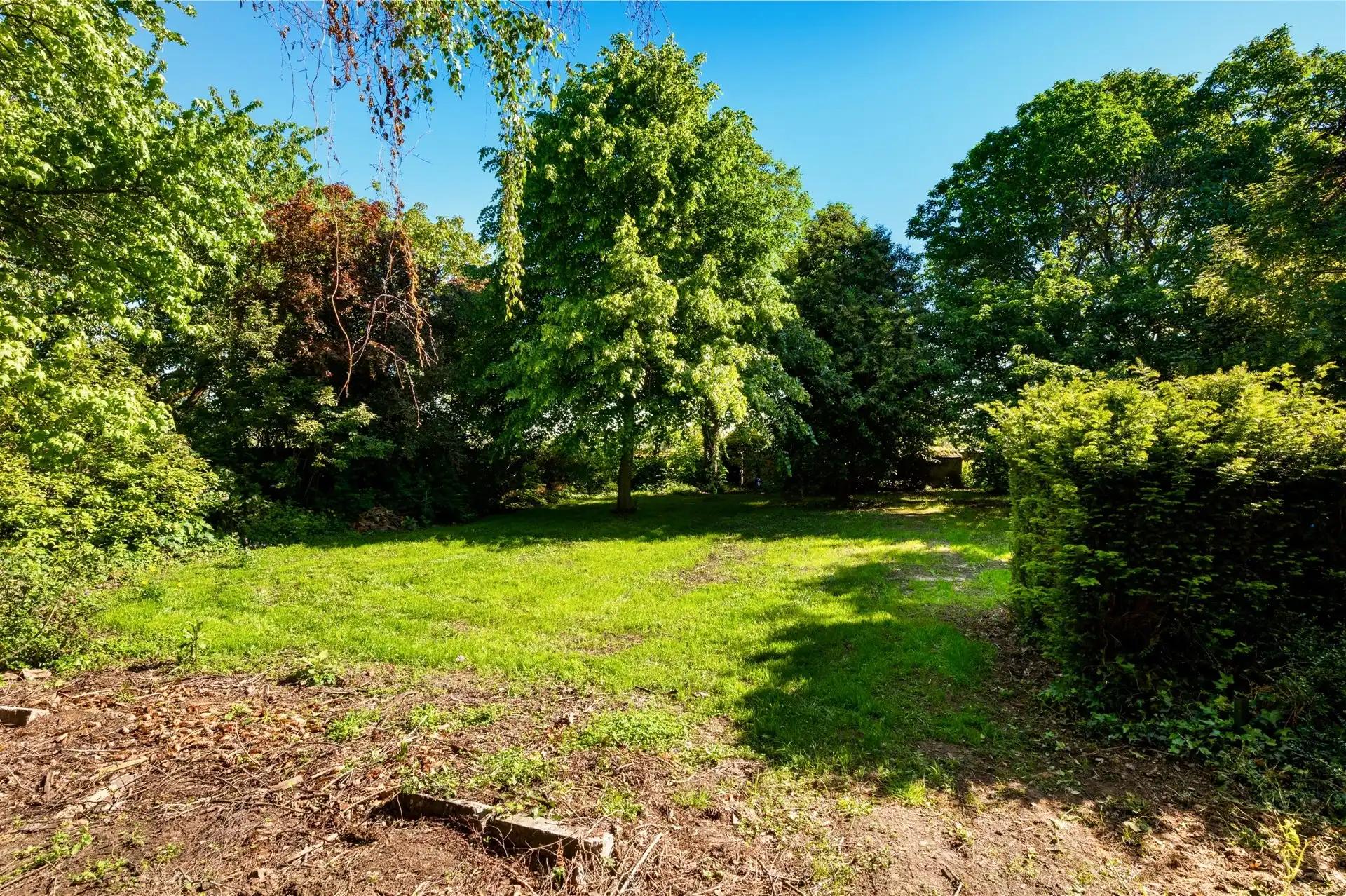 Bijzonder unieke villa op zeer ruim perceel foto 26