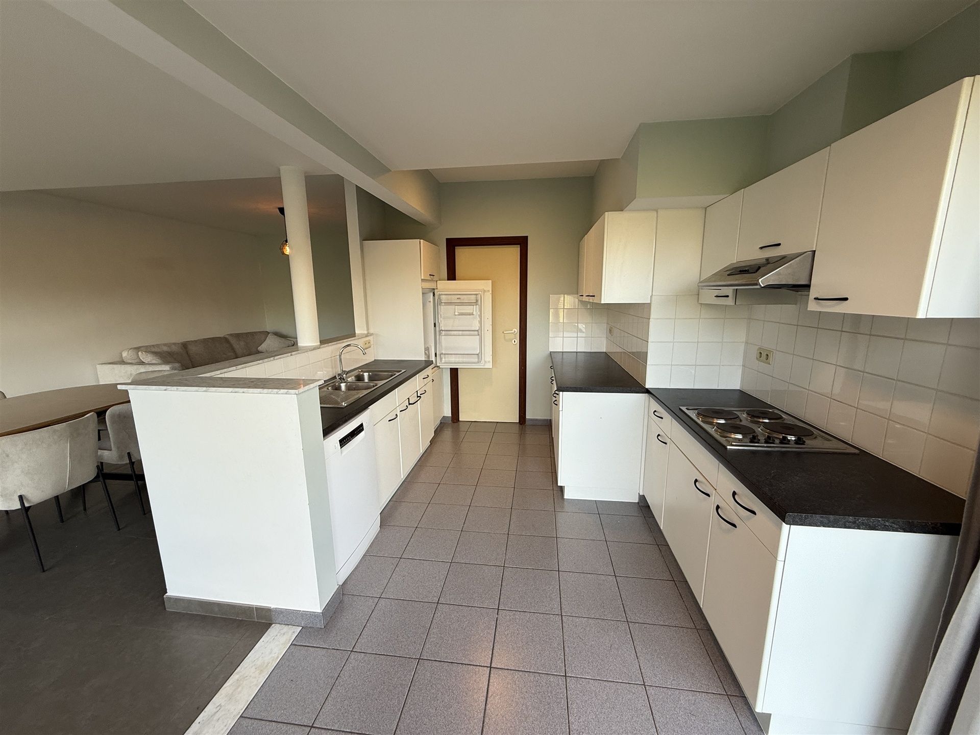 Gelijkvloers appartement met ruime tuin  foto 4