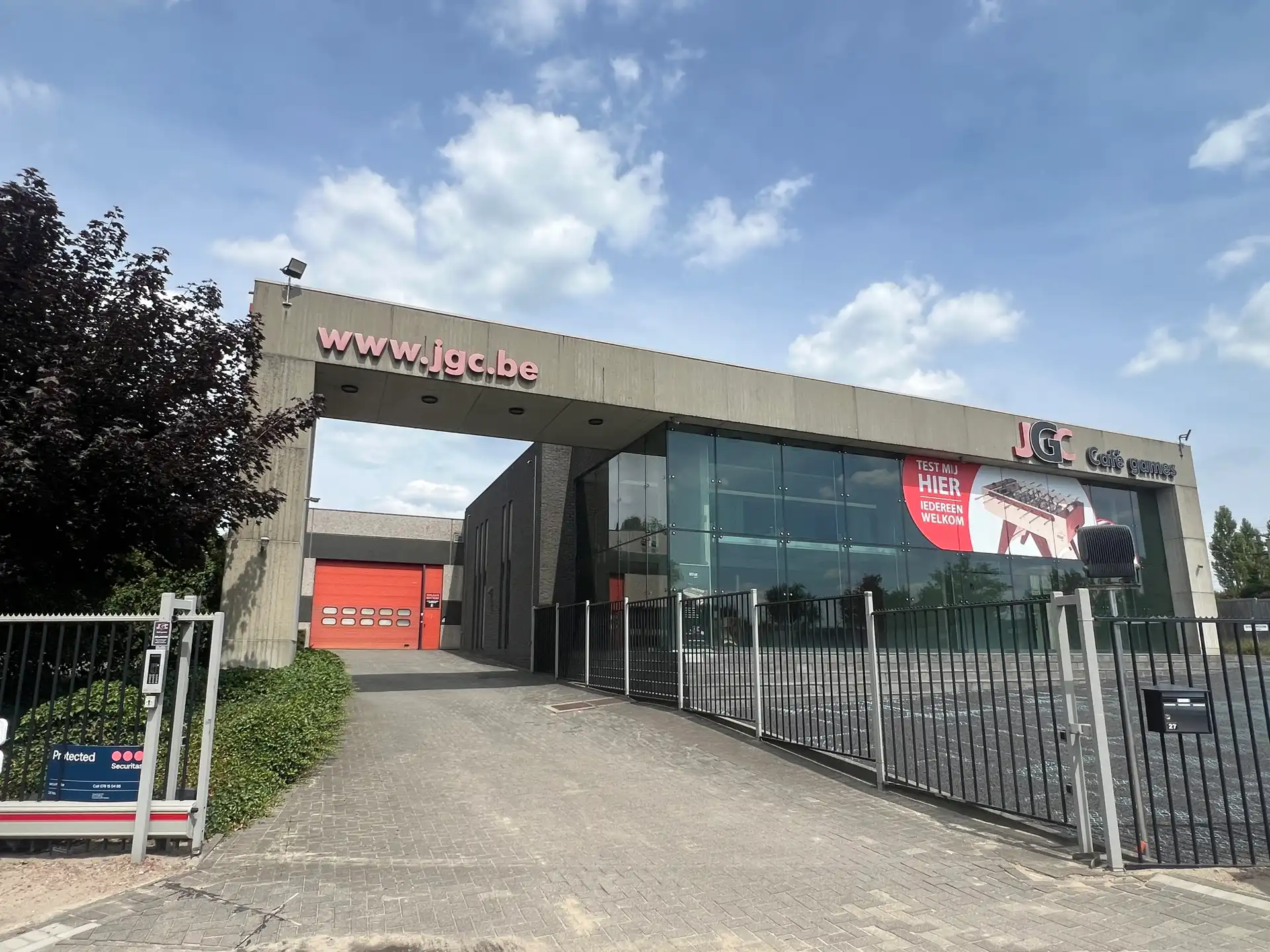 SEMI-INDUSTRIEEL GEBOUW OP ZICHTLOCATIE foto 3