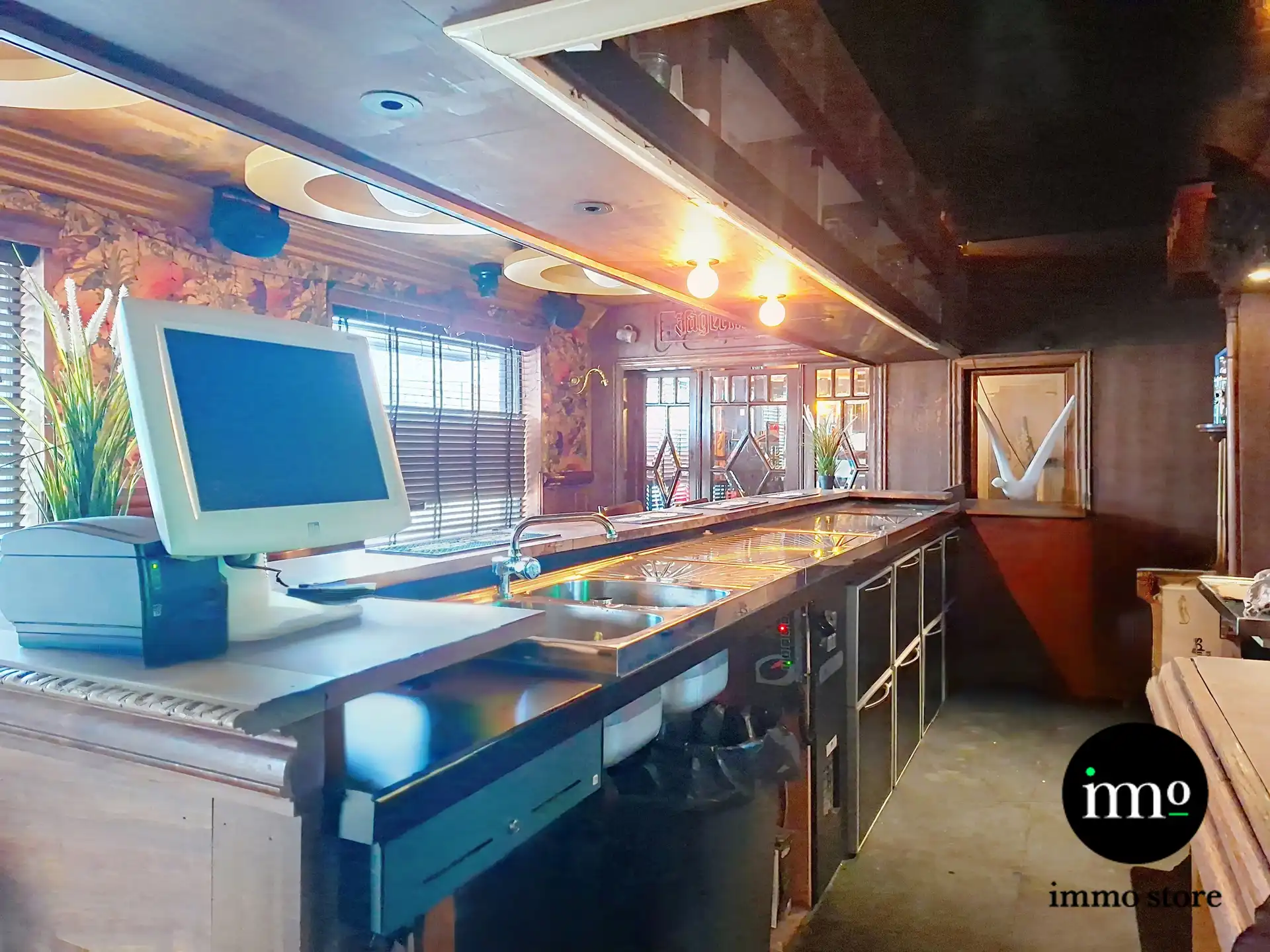 Nightclub met 4 bars en veel meer! foto 22