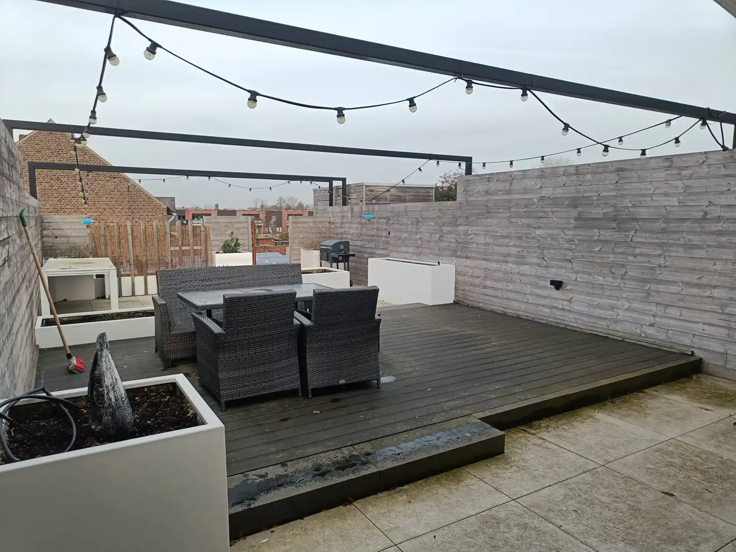 Gerenoveerd appartement met 3 slaapkamers foto 23