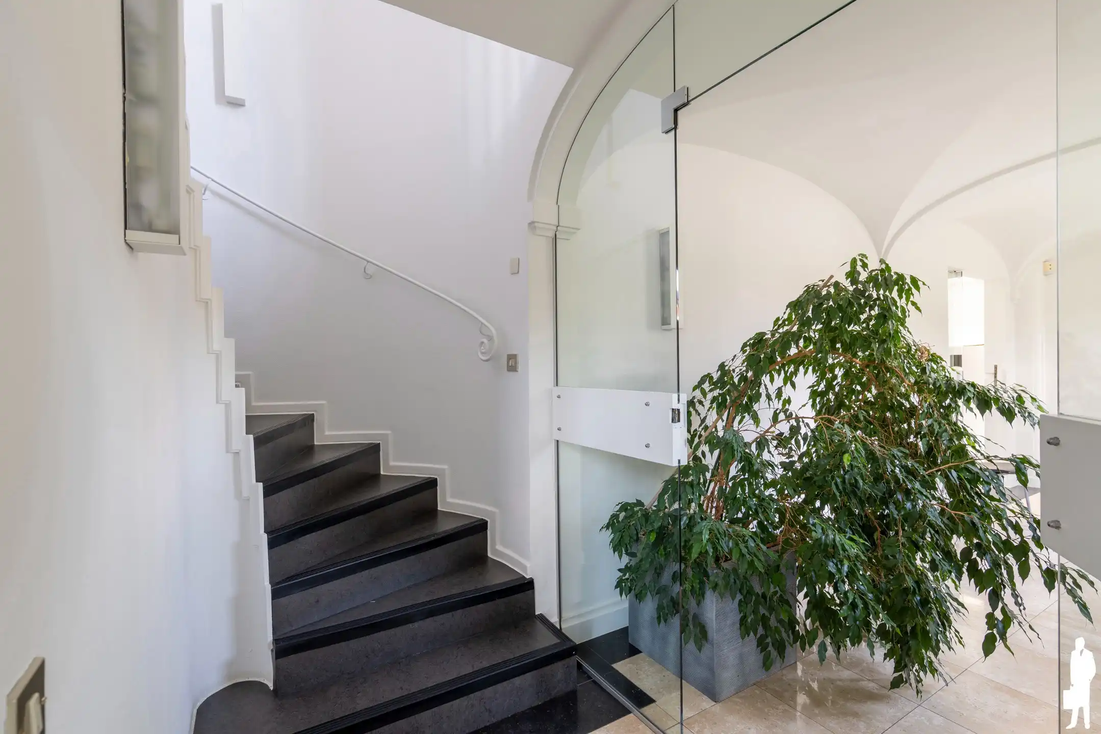 Karaktervolle woning met groene tuin op perceel van 1.405 m² foto 12