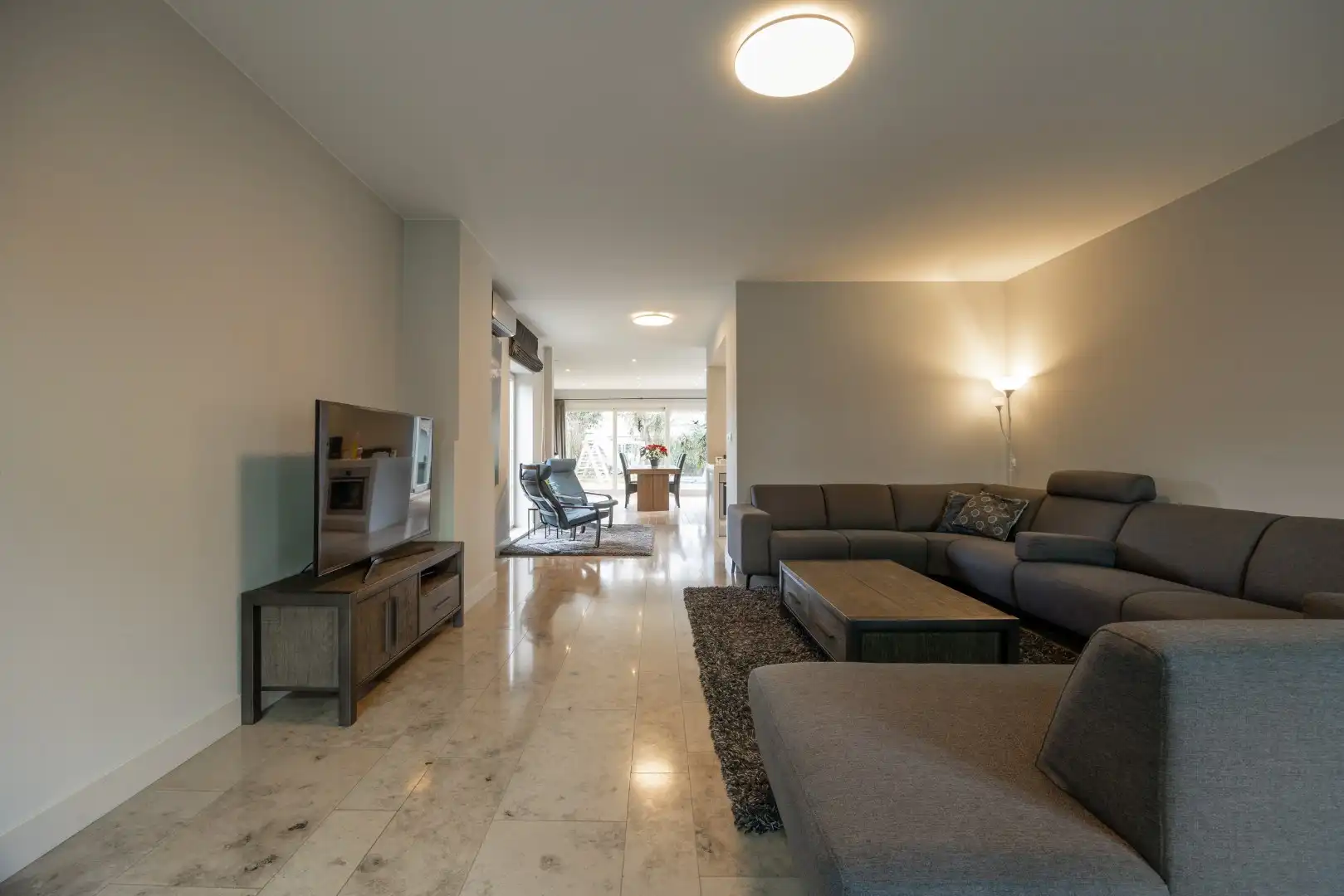 Prachtige ruime villa met naastliggende bouwgrond! foto 19