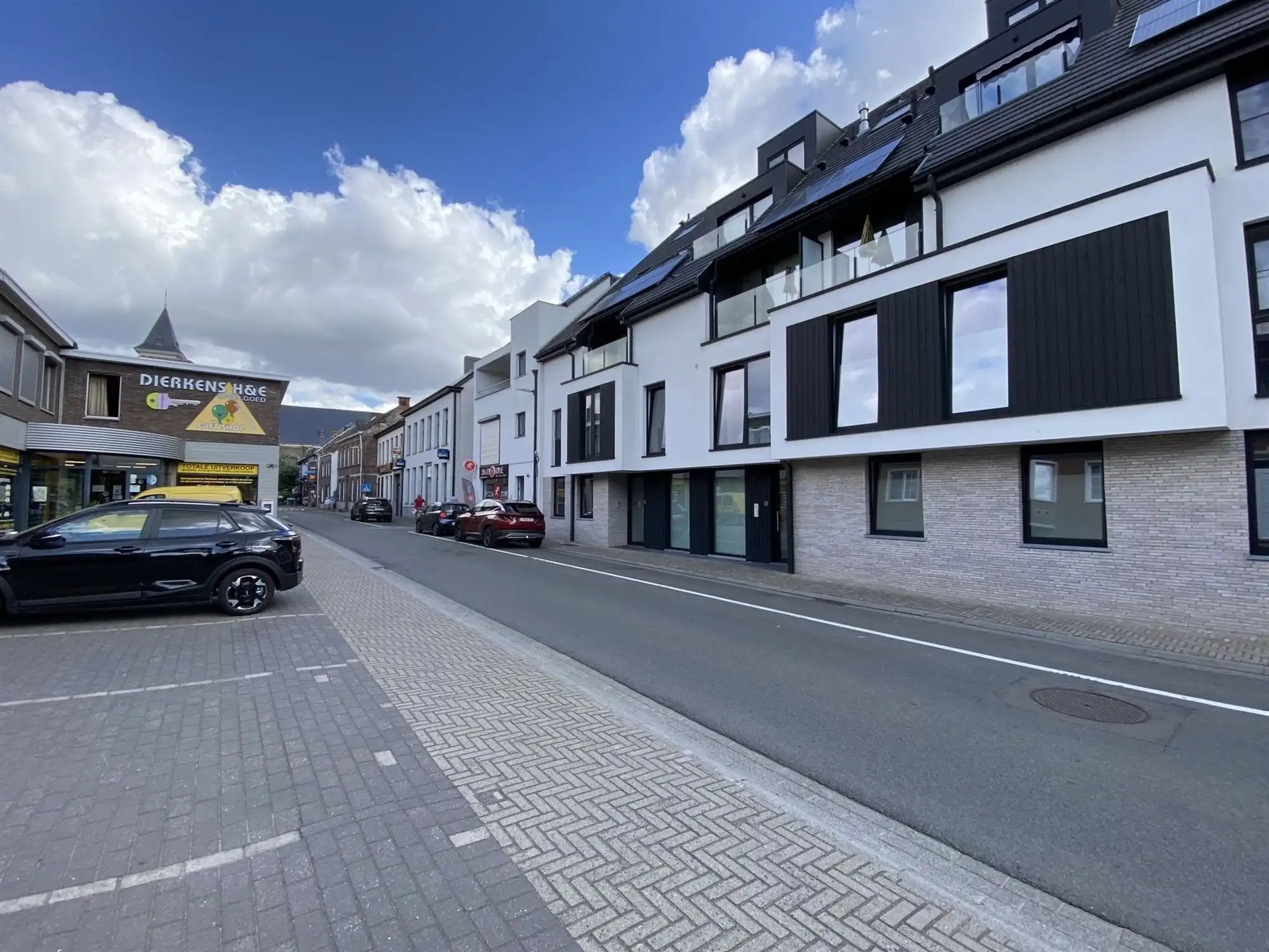 Duplex-appartement met 2 slaapkamers en autostaanplaats, centraal gelegen te Evergem foto 21