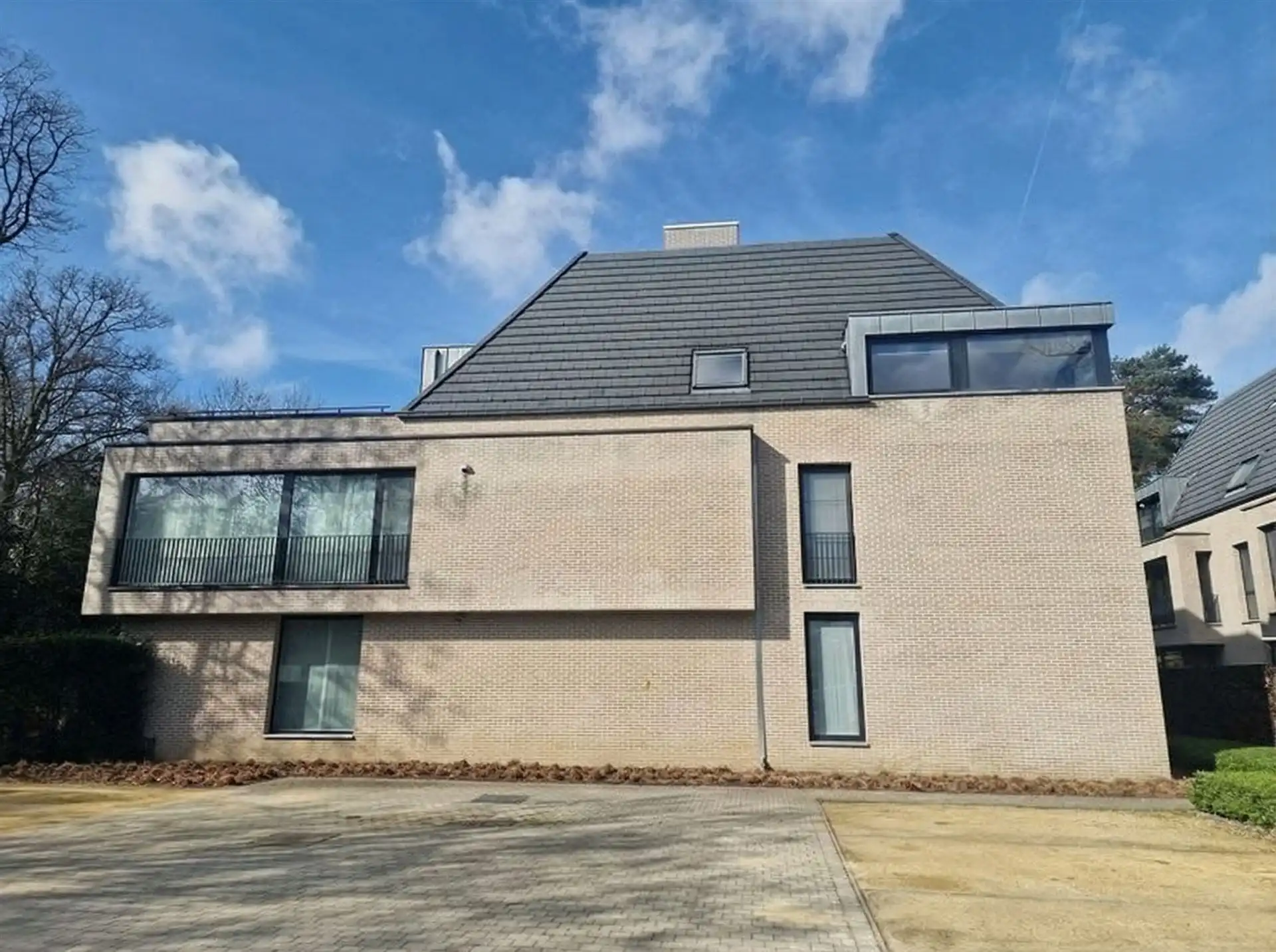 2-Slaapkamer Appartement met ruim terrassen foto {{pictureIndex}}