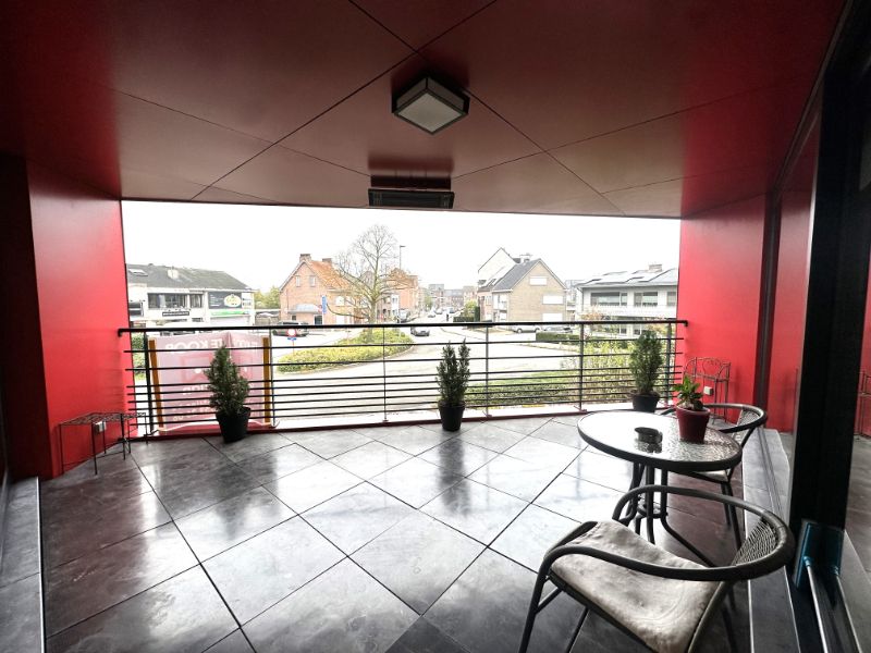 Instapklaar appartement (+-130m²) met ruim terras én autostaanplaats centrum Geel! foto 12