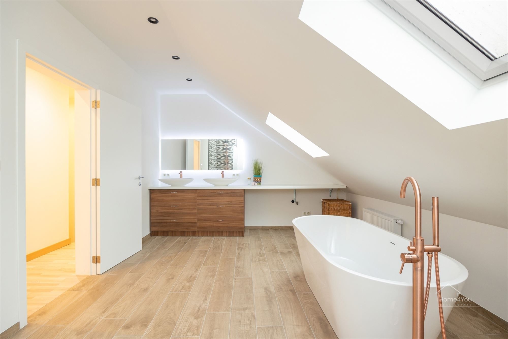 Volledig Gerenoveerde Hafopen Bebouwing - 3 Slaapkamers foto 11