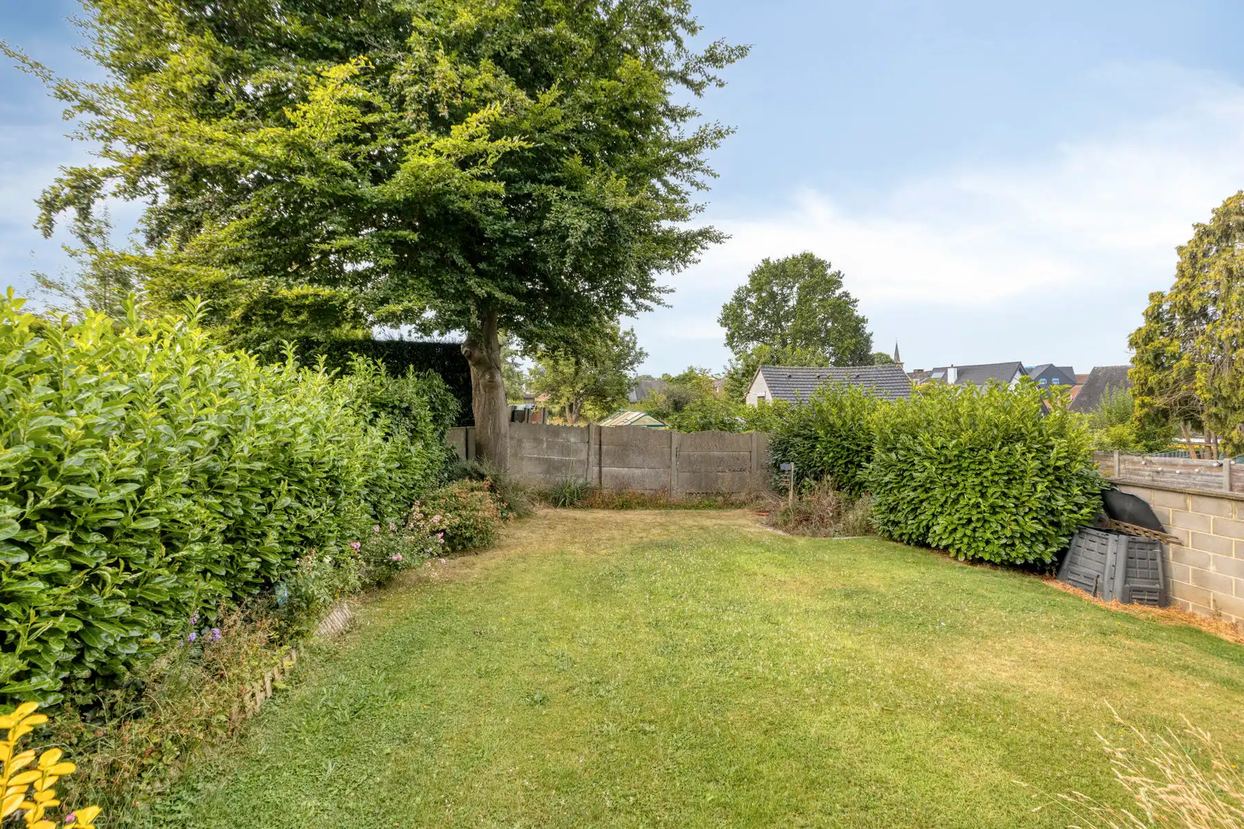 Ruime familiewoning (HOB) met garage en tuin! foto 24