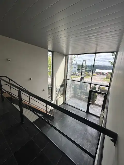 MULTI FUNCTIONEEL BEDRIJFSPAND MET KANTOREN EN APPARTEMENT foto 33