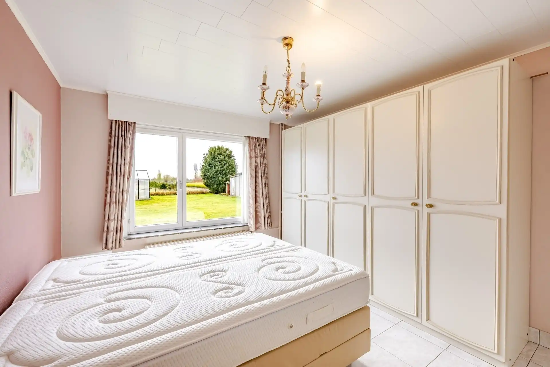 Charmante bungalow met landelijk uitzicht in Schellebelle foto 15